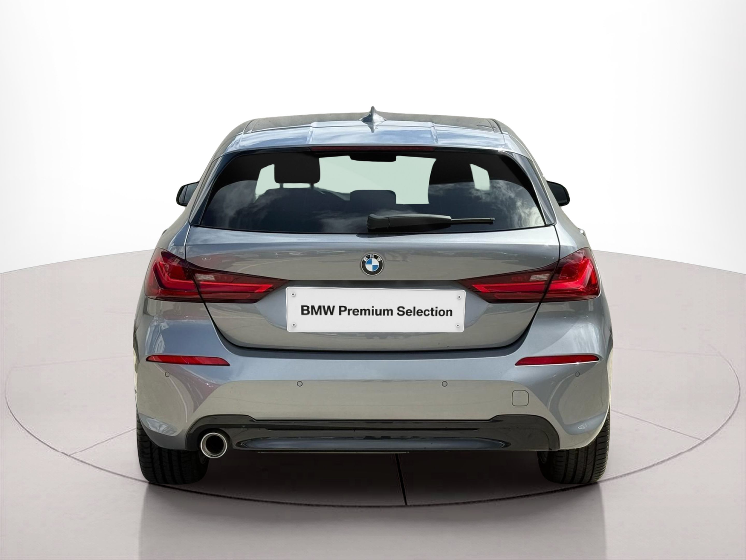BMW Série 1 116d color Gris. Año 2024. 85KW(116CV). Diesel. En concesionario Santogal Carnaxide de Oeiras