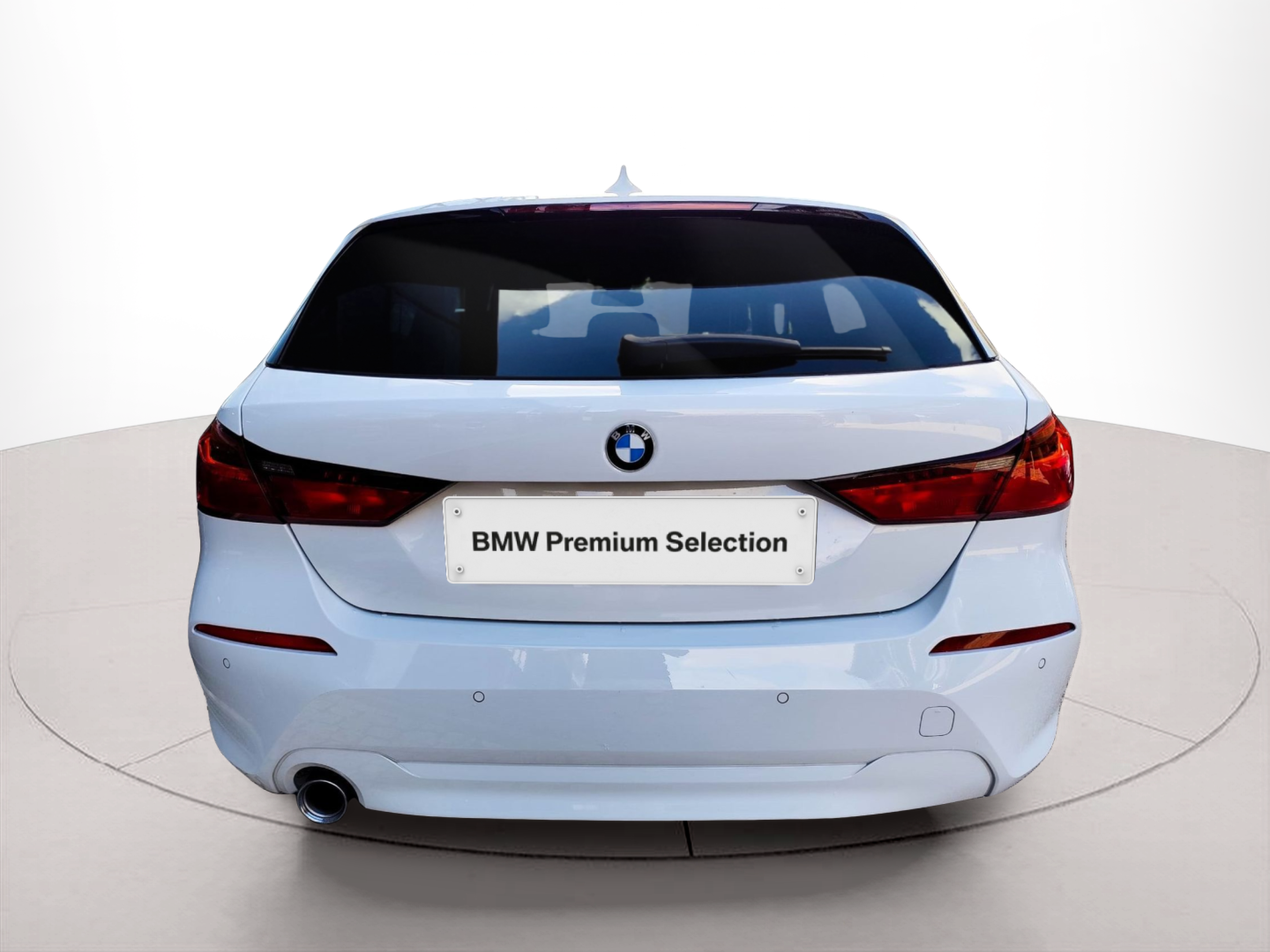 BMW Série 1 116i color Blanco. Año 2024. 80KW(109CV). Gasolina. En concesionario Santogal Oeiras de Oeiras