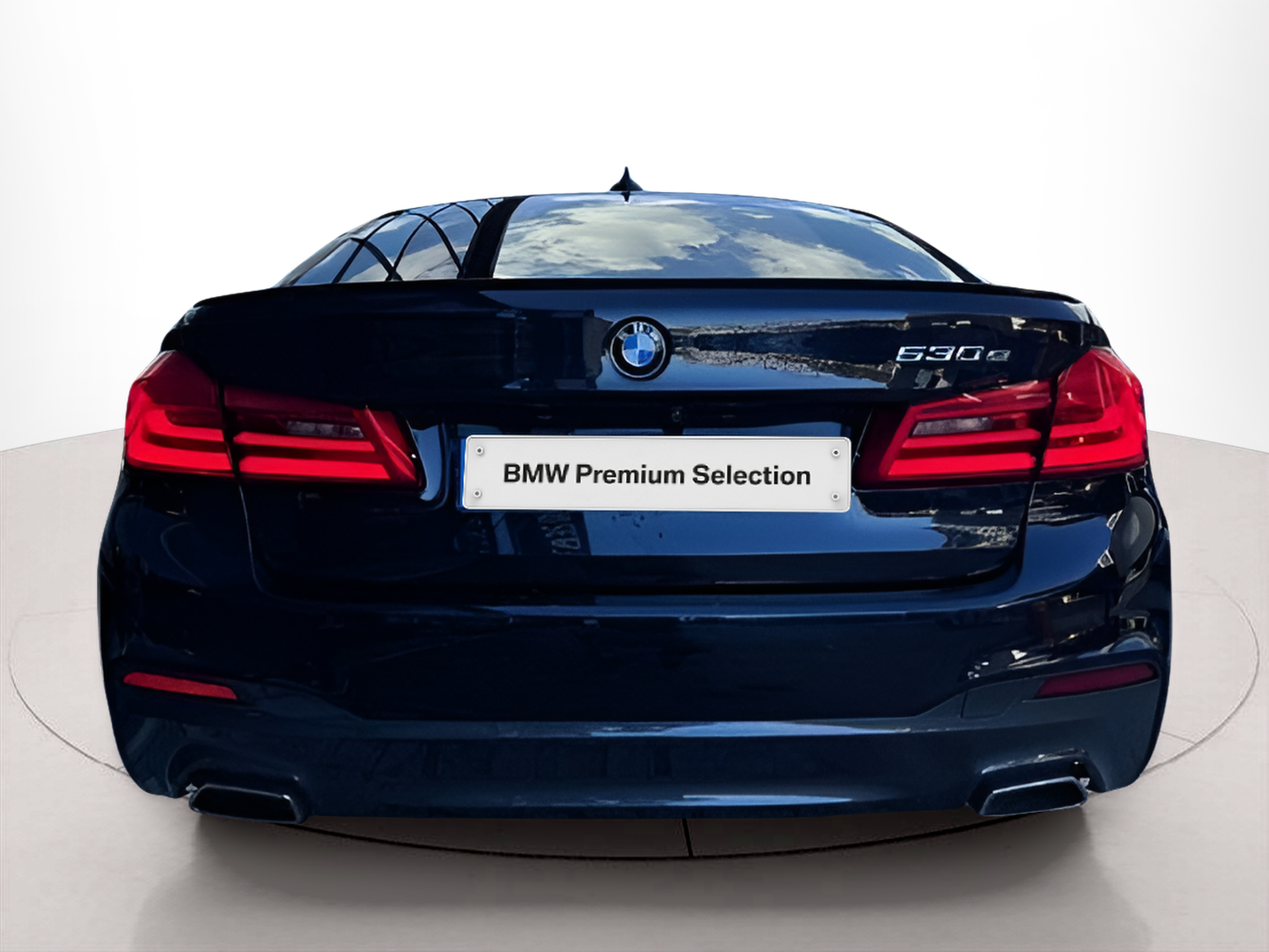 BMW Série 5 530e Berlina color Negro. Año 2019. 185KW(252CV). Elétrico / Gasolina Híbrido. En concesionario Santogal Oeiras de Oeiras