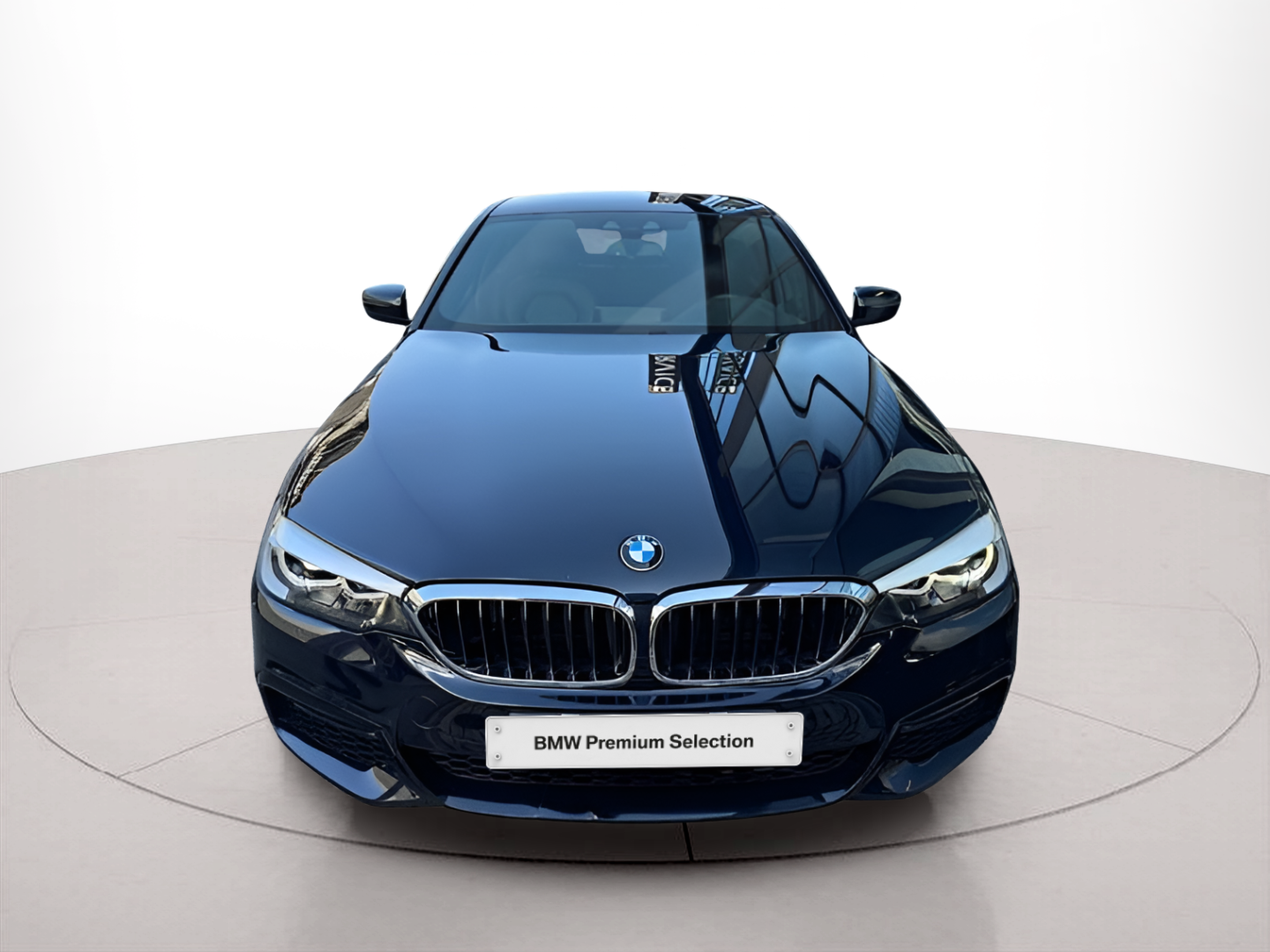 BMW Série 5 530e Berlina color Negro. Año 2019. 185KW(252CV). Elétrico / Gasolina Híbrido. En concesionario Santogal Oeiras de Oeiras