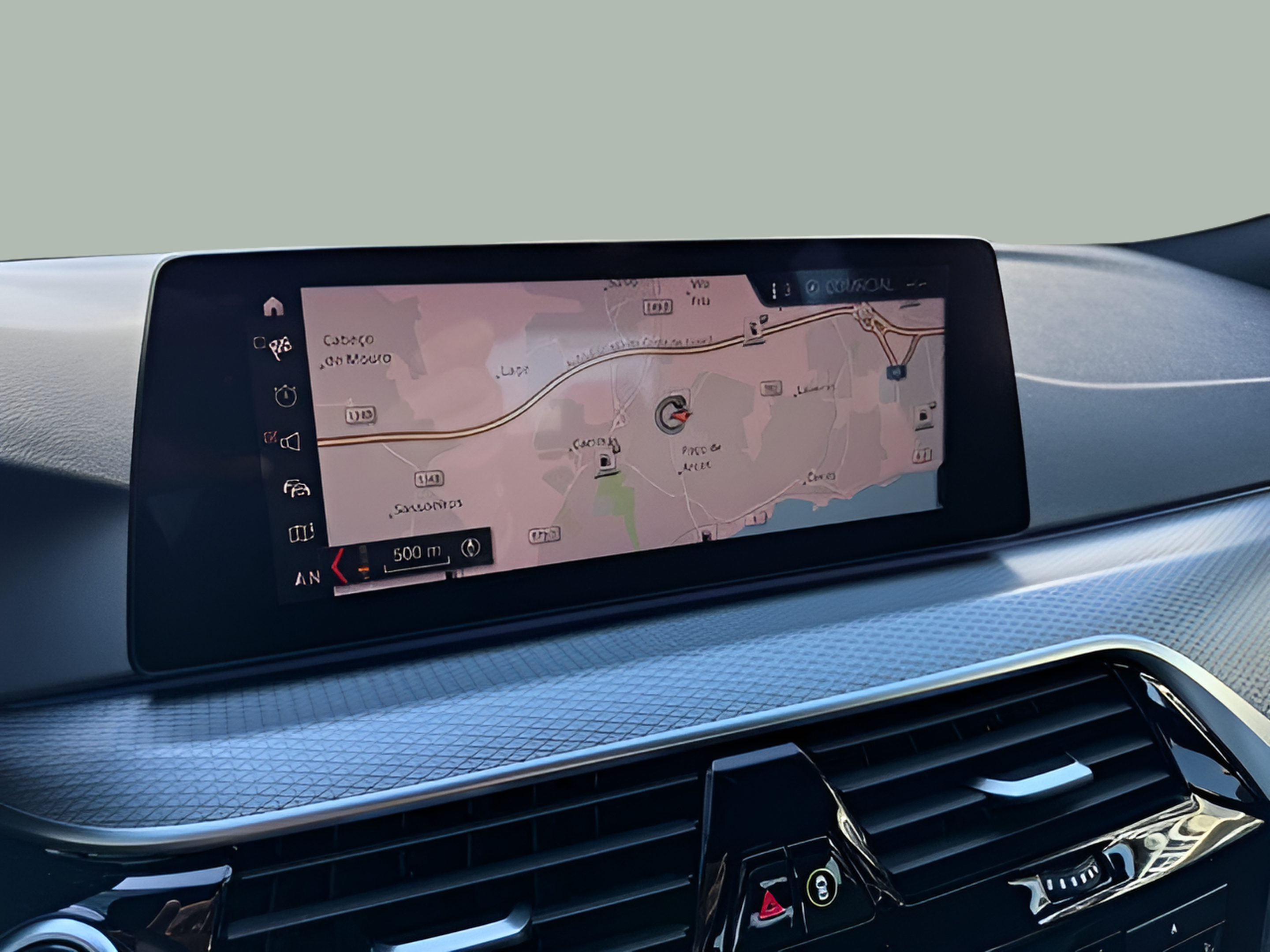 BMW Série 5 530e Berlina color Negro. Año 2019. 185KW(252CV). Elétrico / Gasolina Híbrido. En concesionario Santogal Oeiras de Oeiras