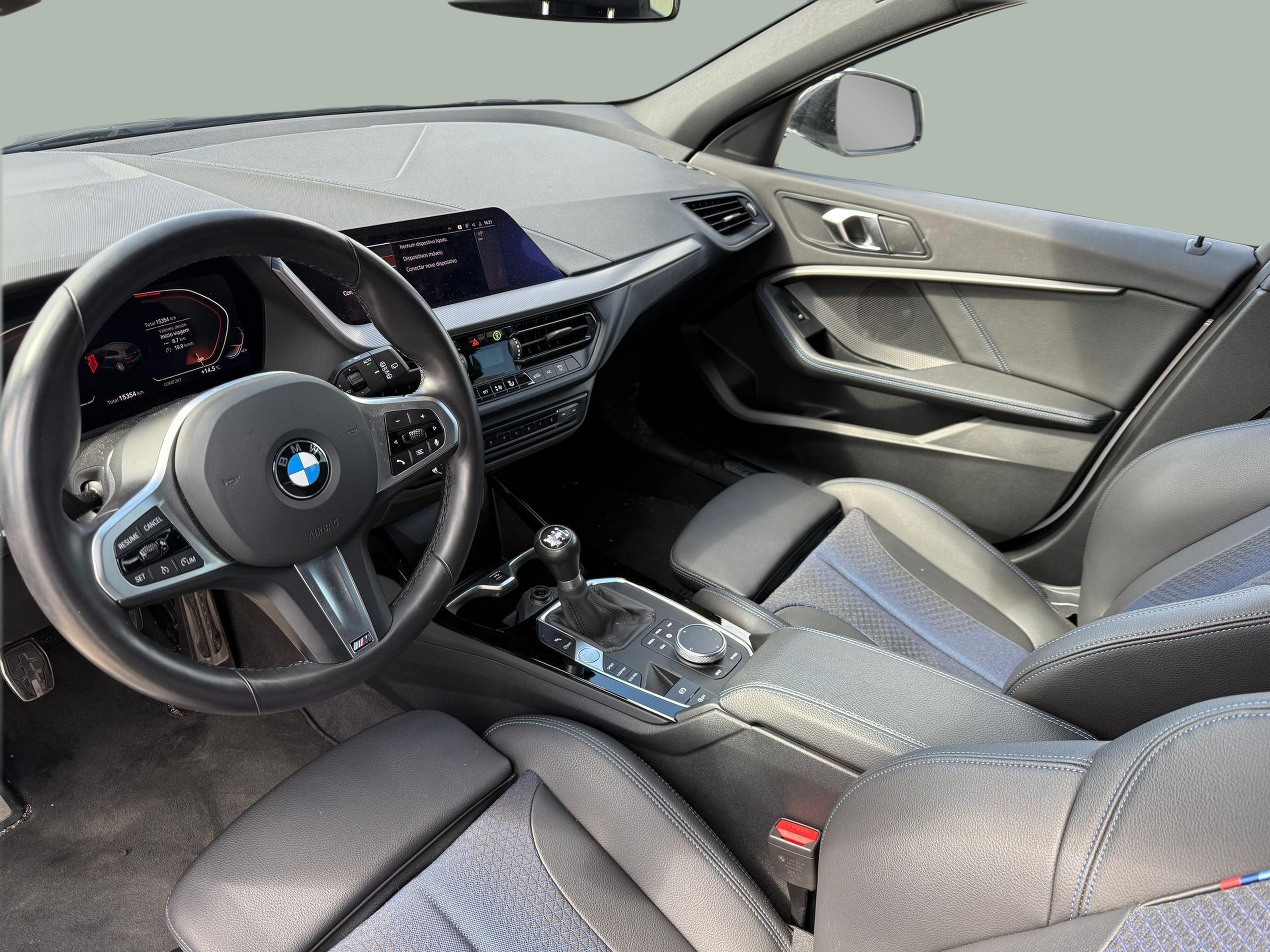 BMW Série 1 116d color Blanco. Año 2024. 85KW(116CV). Diesel. En concesionario Santogal Carnaxide de Oeiras