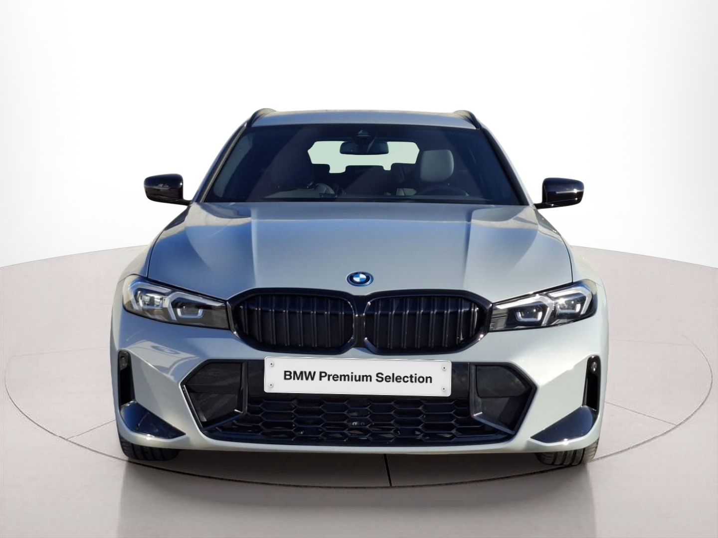 BMW Série 3 320e Touring color Gris. Año 2024. 150KW(204CV). Elétrico / Gasolina Híbrido. En concesionario Santogal Carnaxide de Oeiras