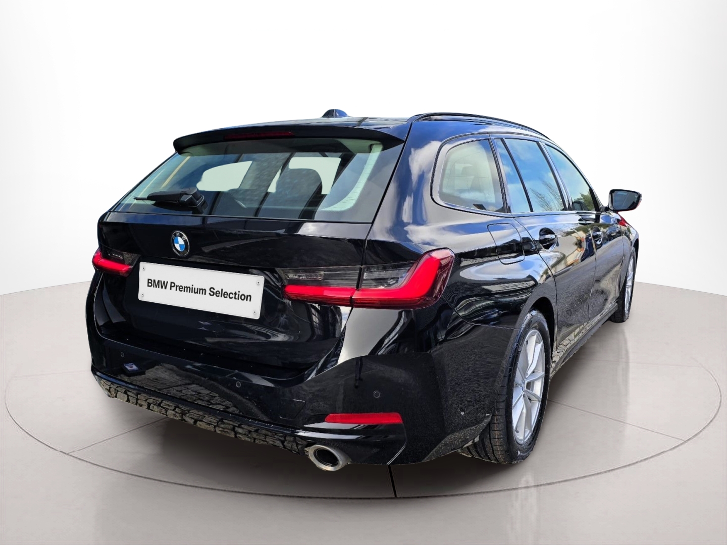 BMW Série 3 318d Touring color Negro. Año 2023. 110KW(150CV). Diesel. En concesionario Santogal Oeiras de Oeiras