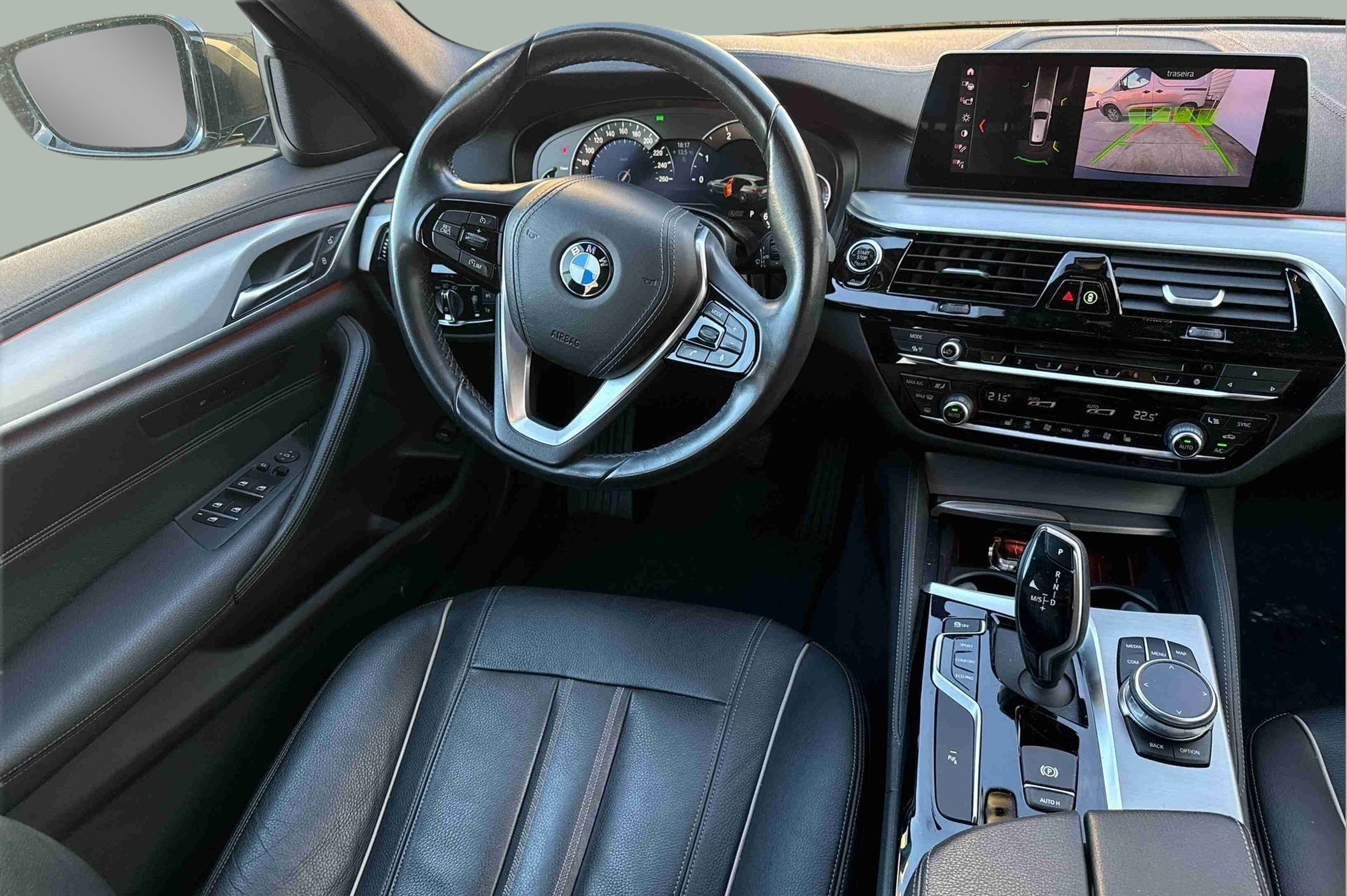 BMW Série 5 520d Touring color Gris. Año 2020. 140KW(190CV). Diesel. En concesionario Santogal Praça de Espanha - Lisboa de Lisboa