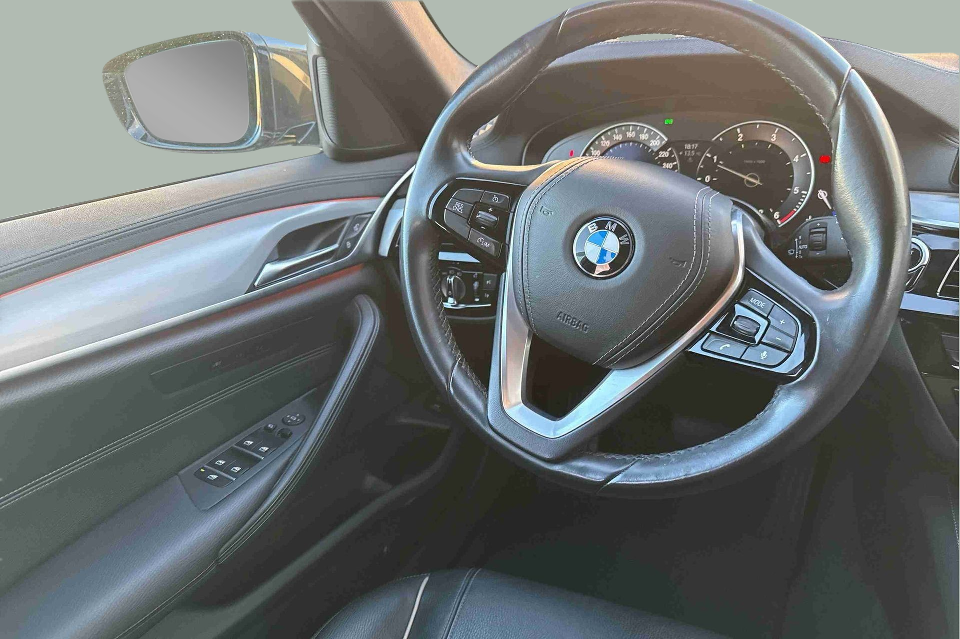 BMW Série 5 520d Touring color Gris. Año 2020. 140KW(190CV). Diesel. En concesionario Santogal Praça de Espanha - Lisboa de Lisboa