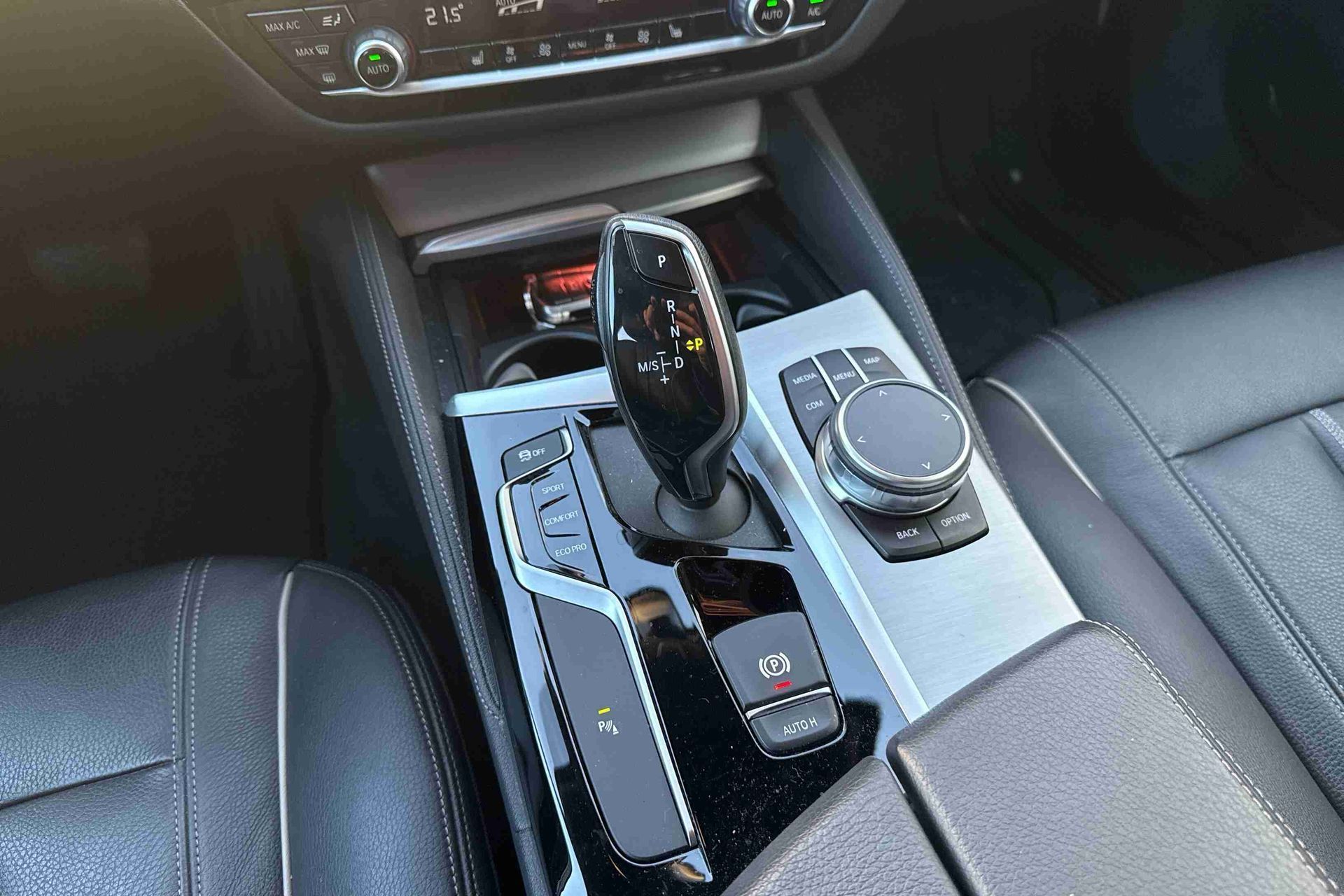 BMW Série 5 520d Touring color Gris. Año 2020. 140KW(190CV). Diesel. En concesionario Santogal Praça de Espanha - Lisboa de Lisboa