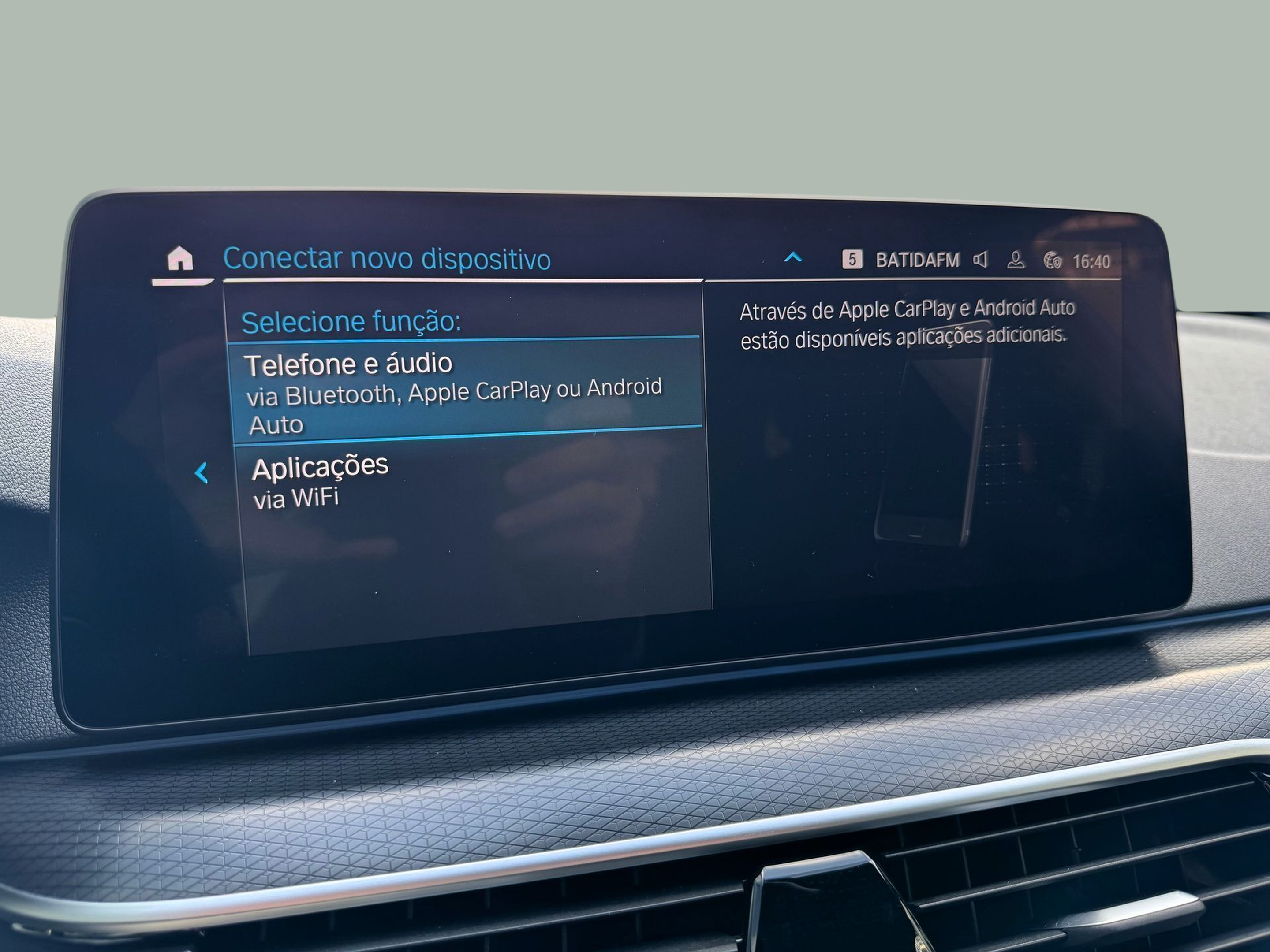 BMW Série 5 530e Touring color Gris. Año 2023. 215KW(292CV). Elétrico / Gasolina Híbrido. En concesionario Santogal Oeiras de Oeiras