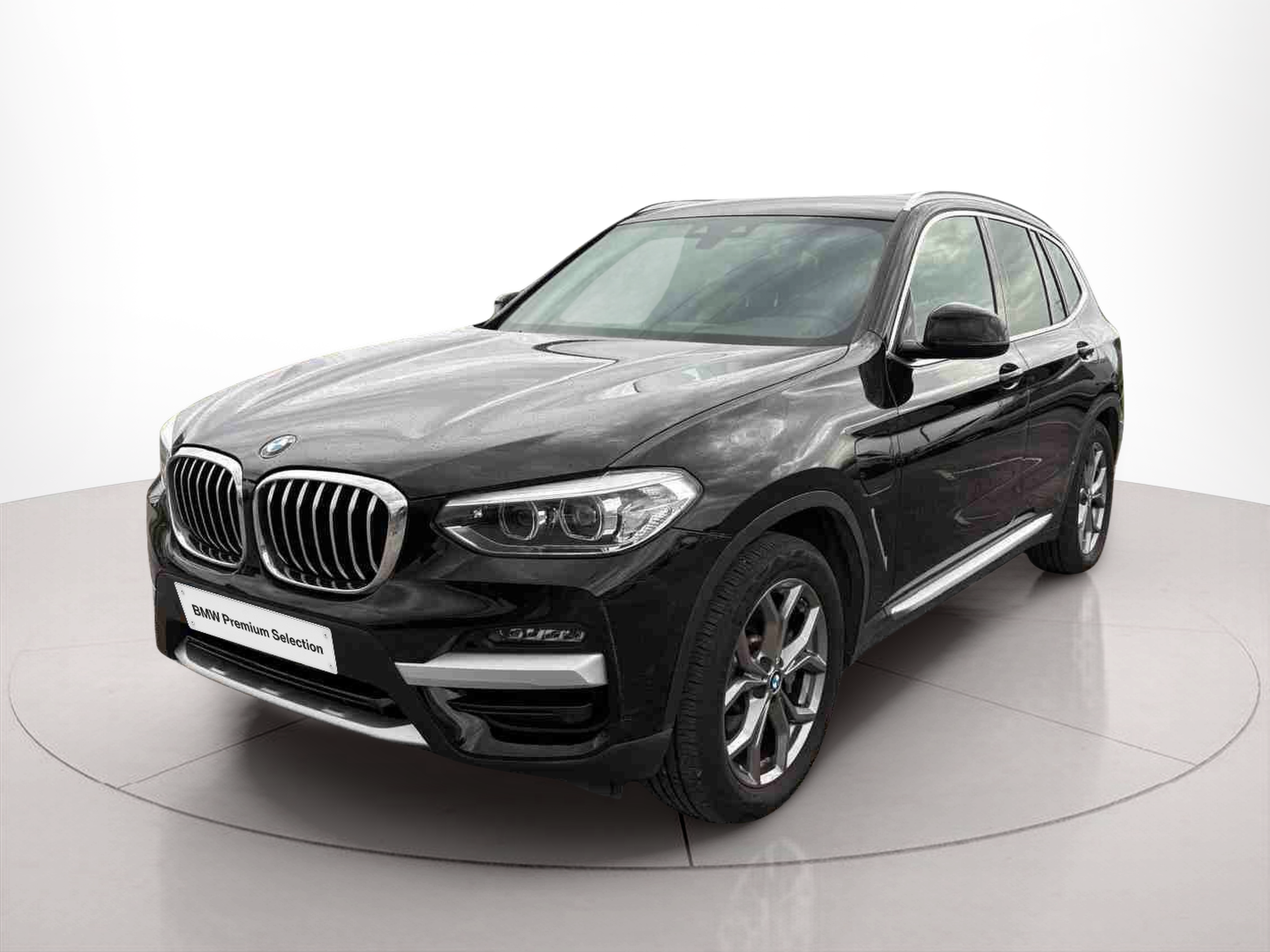 Fotos de BMW X3 xDrive30e color Negro. Año 2020. 215KW(292CV). Elétrico / Gasolina Híbrido. En concesionario Santogal Praça de Espanha - Lisboa de Lisboa