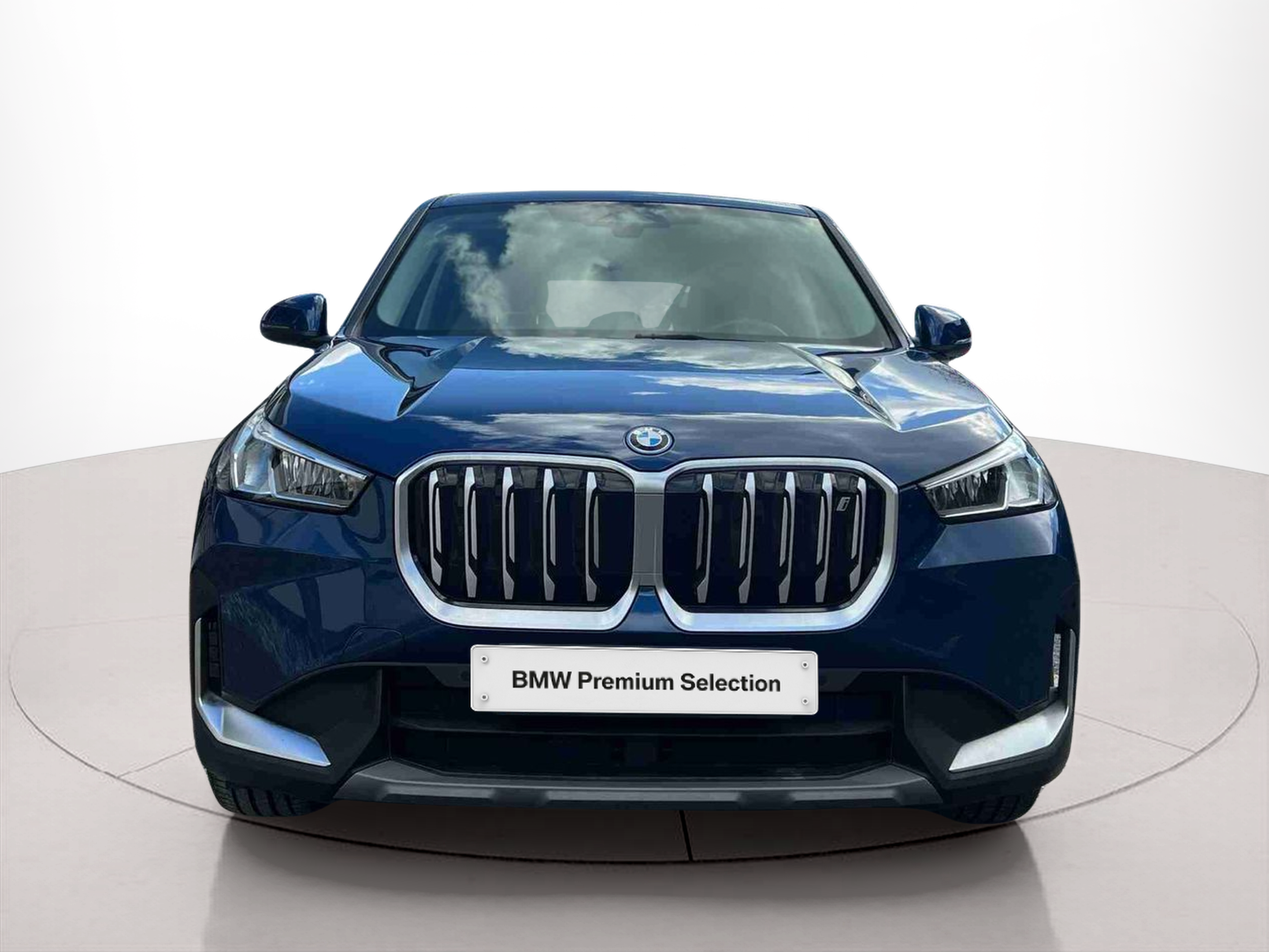 Fotos de BMW iX1 xDrive30 color Azul. Año 2023. 230KW(313CV). Elétrico. En concesionario Santogal Santo Antão do Tojal de Loures