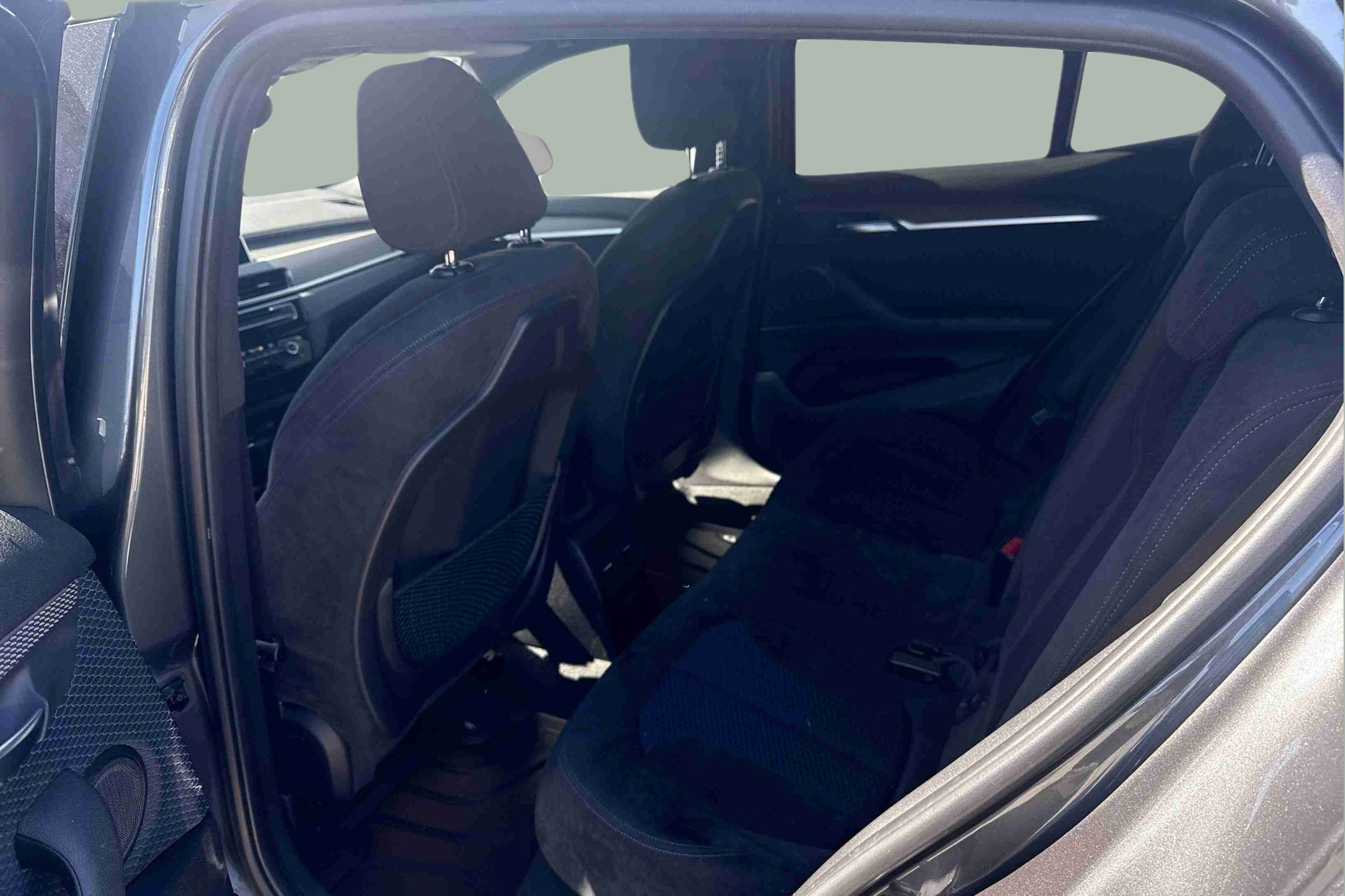 BMW X2 xDrive20d color Gris. Año 2018. 140KW(190CV). Diesel. En concesionario Santogal Praça de Espanha - Lisboa de Lisboa