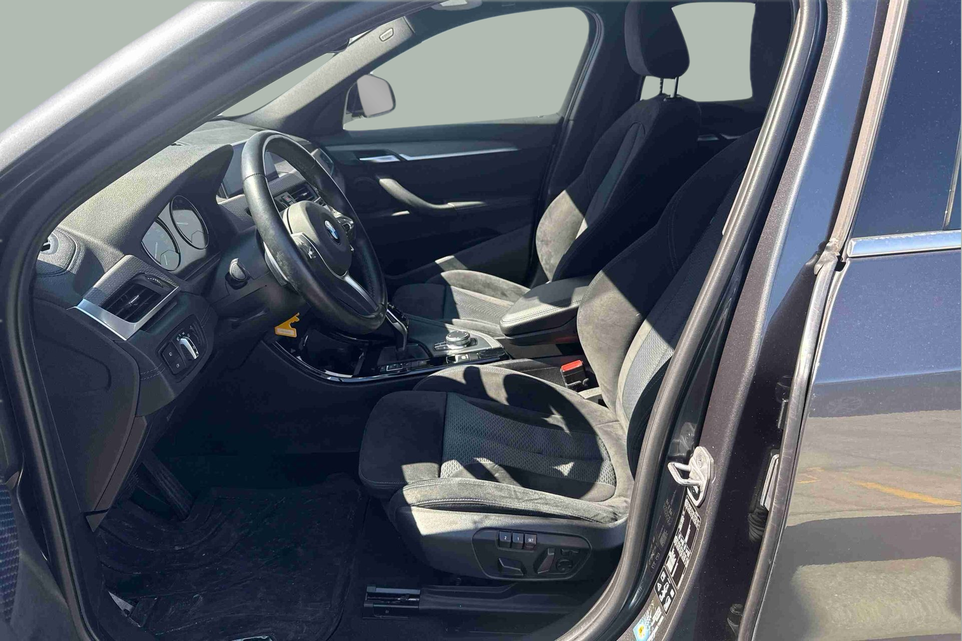 BMW X2 xDrive20d color Gris. Año 2018. 140KW(190CV). Diesel. En concesionario Santogal Praça de Espanha - Lisboa de Lisboa