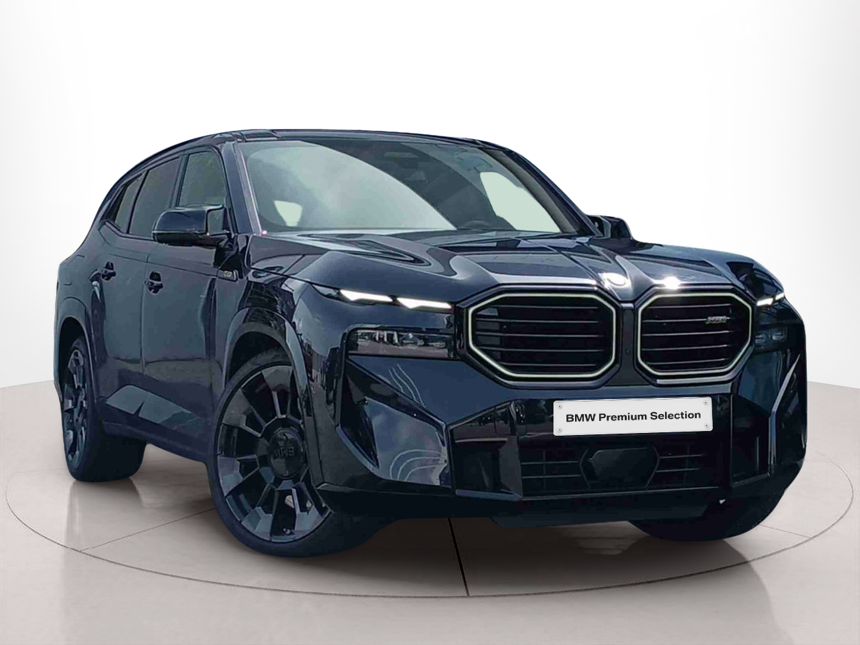 Fotos de BMW XM 4.4 PHEV color Negro. Año 2023. 480KW(653CV). Elétrico / Gasolina Híbrido. En concesionario Santogal Seixal de Seixal