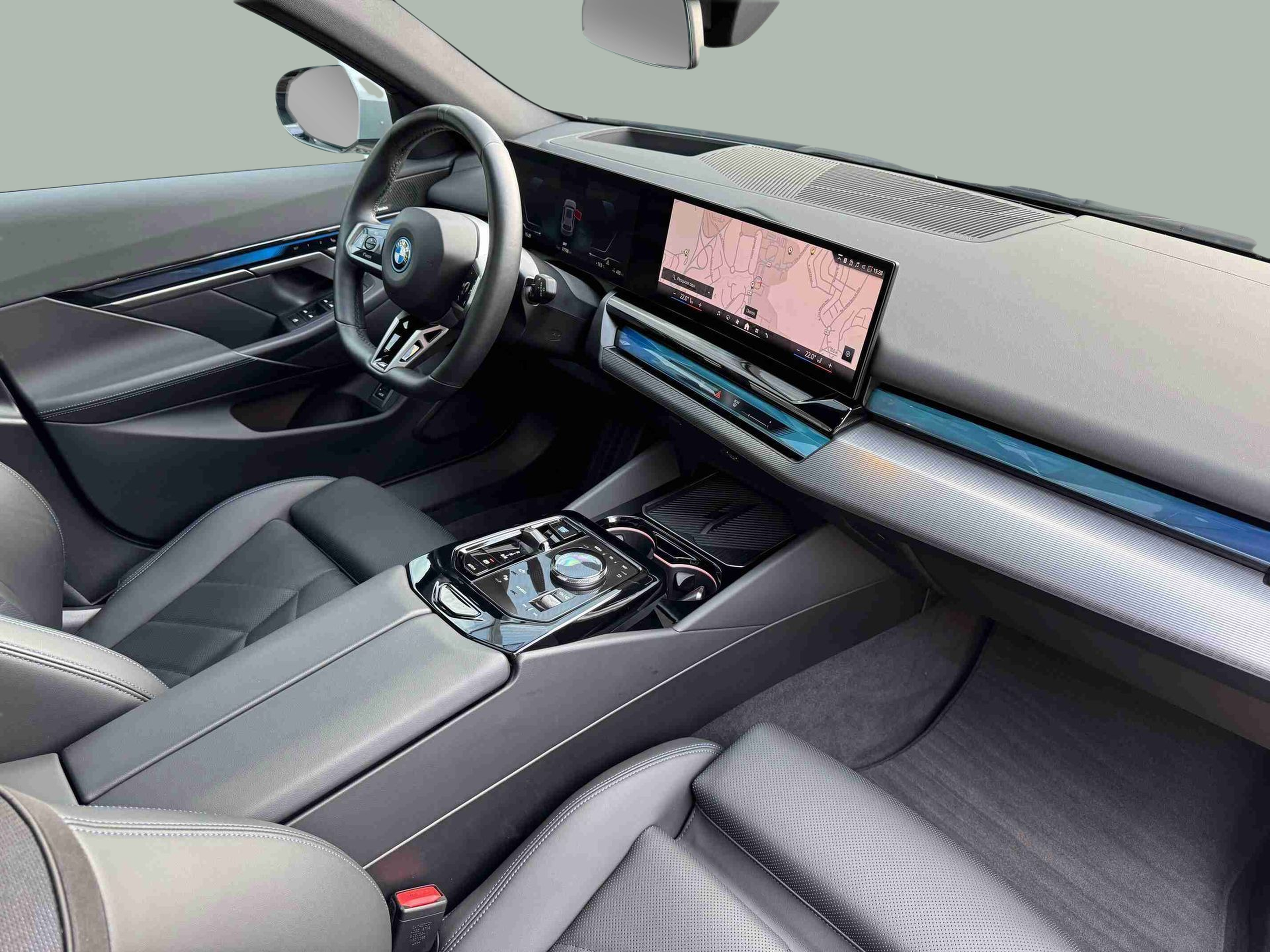BMW i5 eDrive40 color Gris. Año 2024. 250KW(340CV). Elétrico. En concesionario Santogal Oeiras de Oeiras