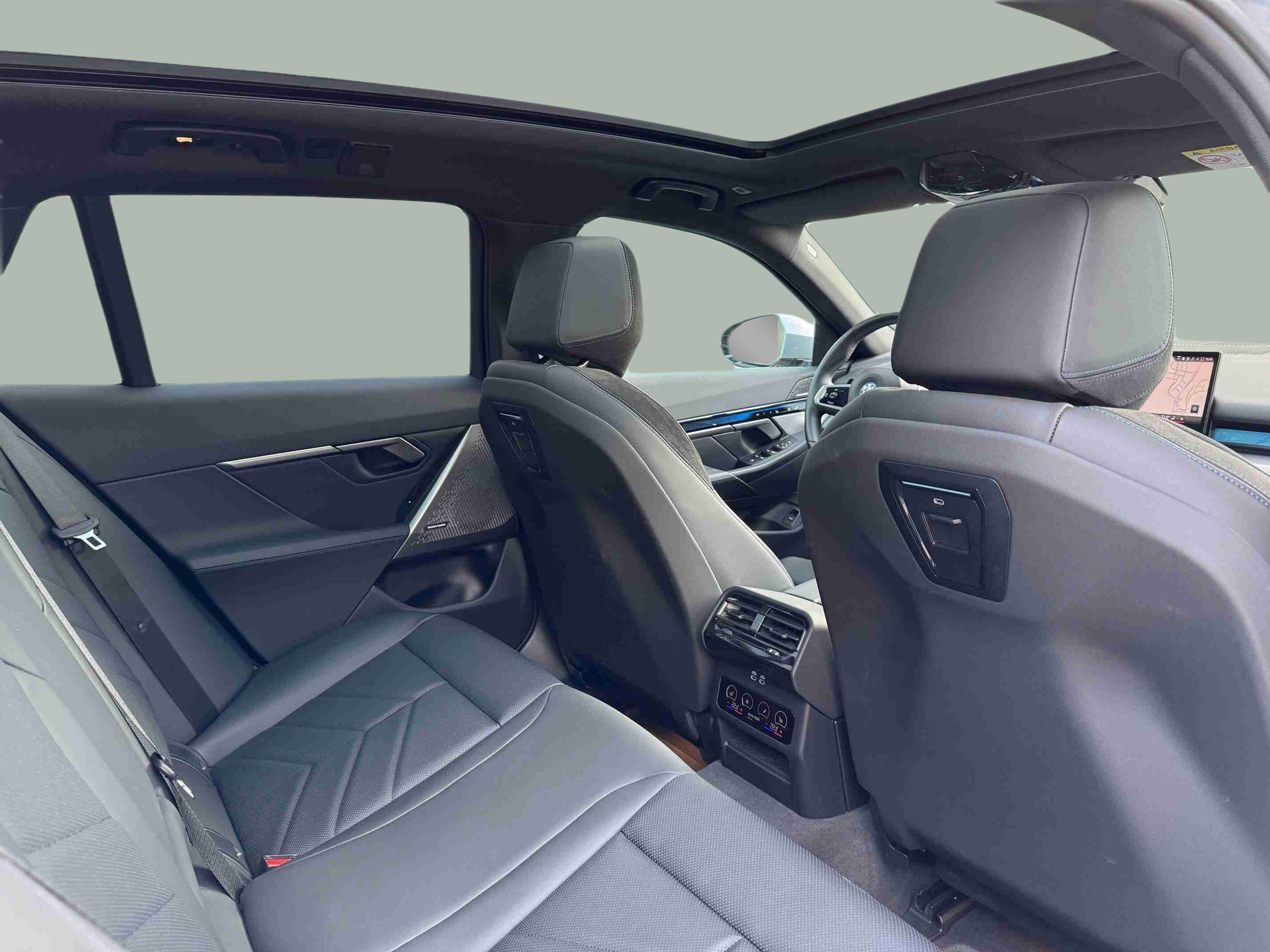 BMW i5 eDrive40 color Gris. Año 2024. 250KW(340CV). Elétrico. En concesionario Santogal Oeiras de Oeiras