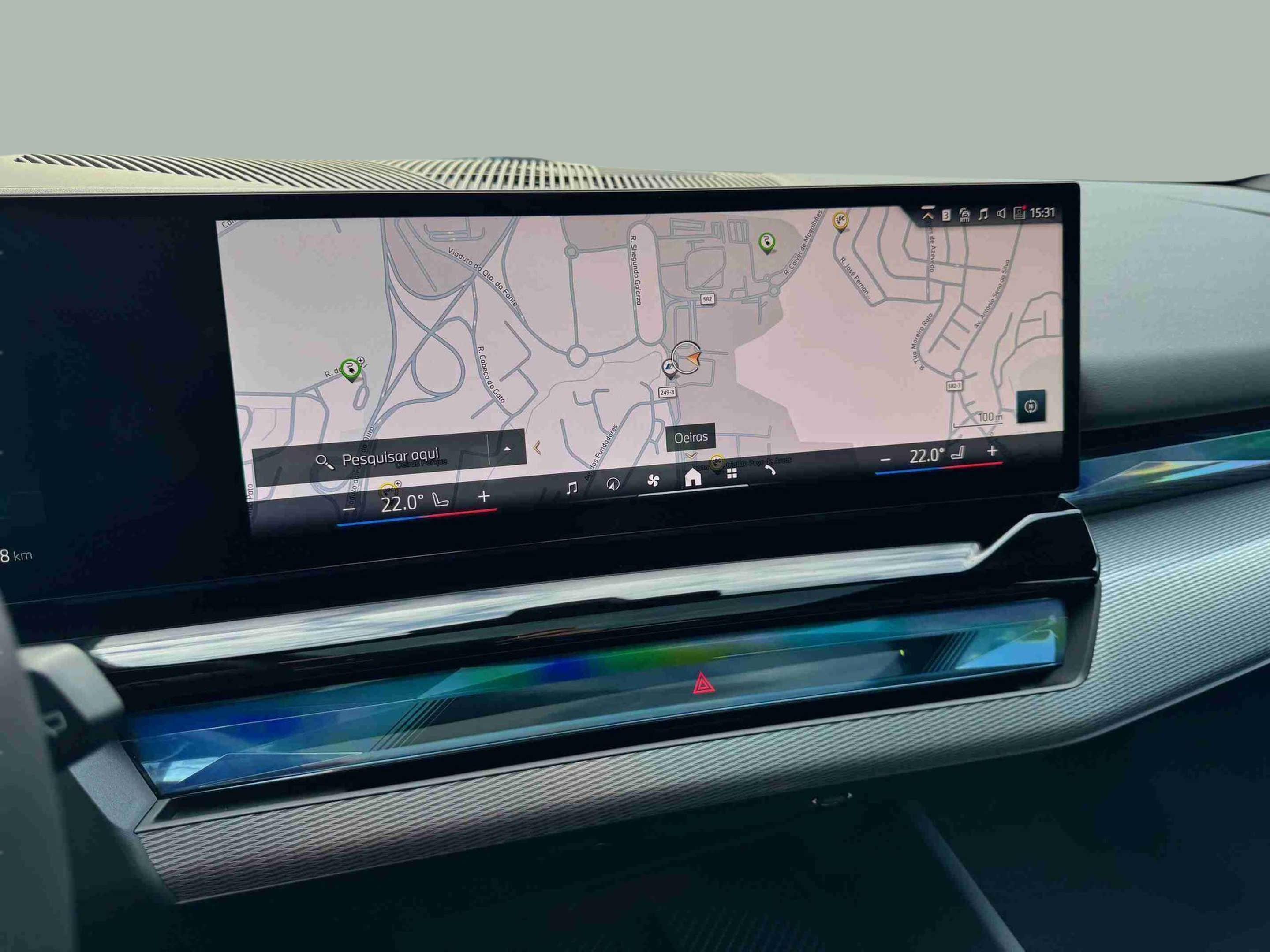 BMW i5 eDrive40 color Gris. Año 2024. 250KW(340CV). Elétrico. En concesionario Santogal Oeiras de Oeiras
