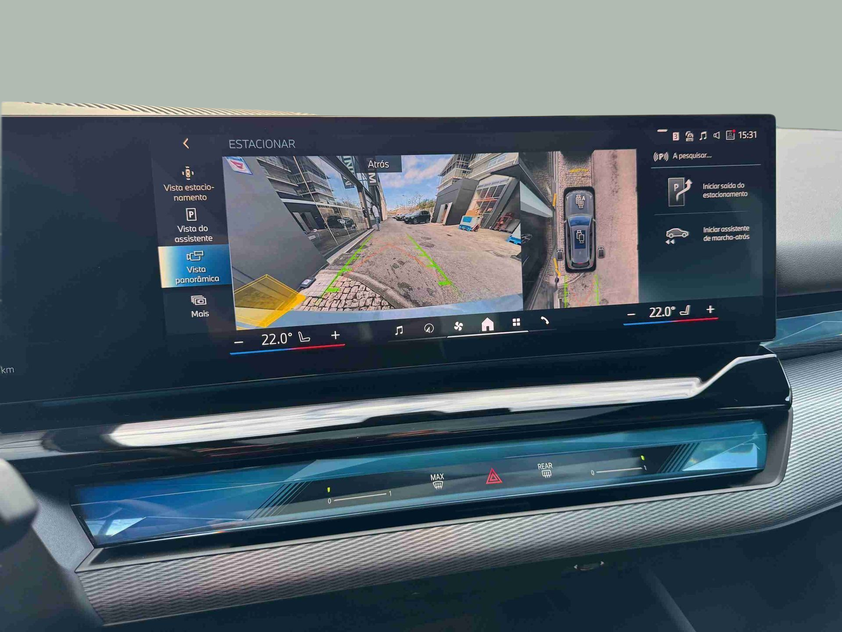 BMW i5 eDrive40 color Gris. Año 2024. 250KW(340CV). Elétrico. En concesionario Santogal Oeiras de Oeiras