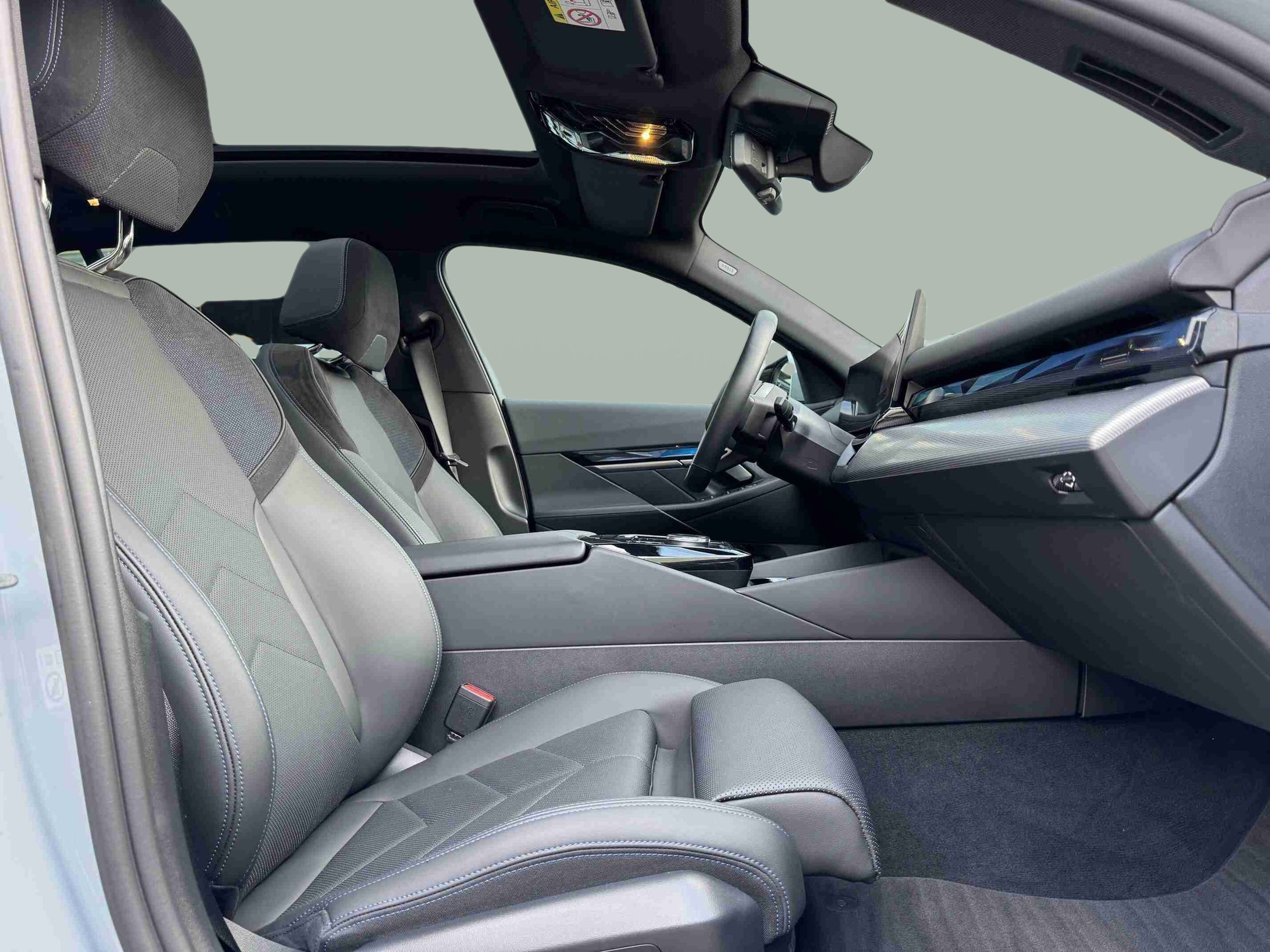 BMW i5 eDrive40 color Gris. Año 2024. 250KW(340CV). Elétrico. En concesionario Santogal Oeiras de Oeiras