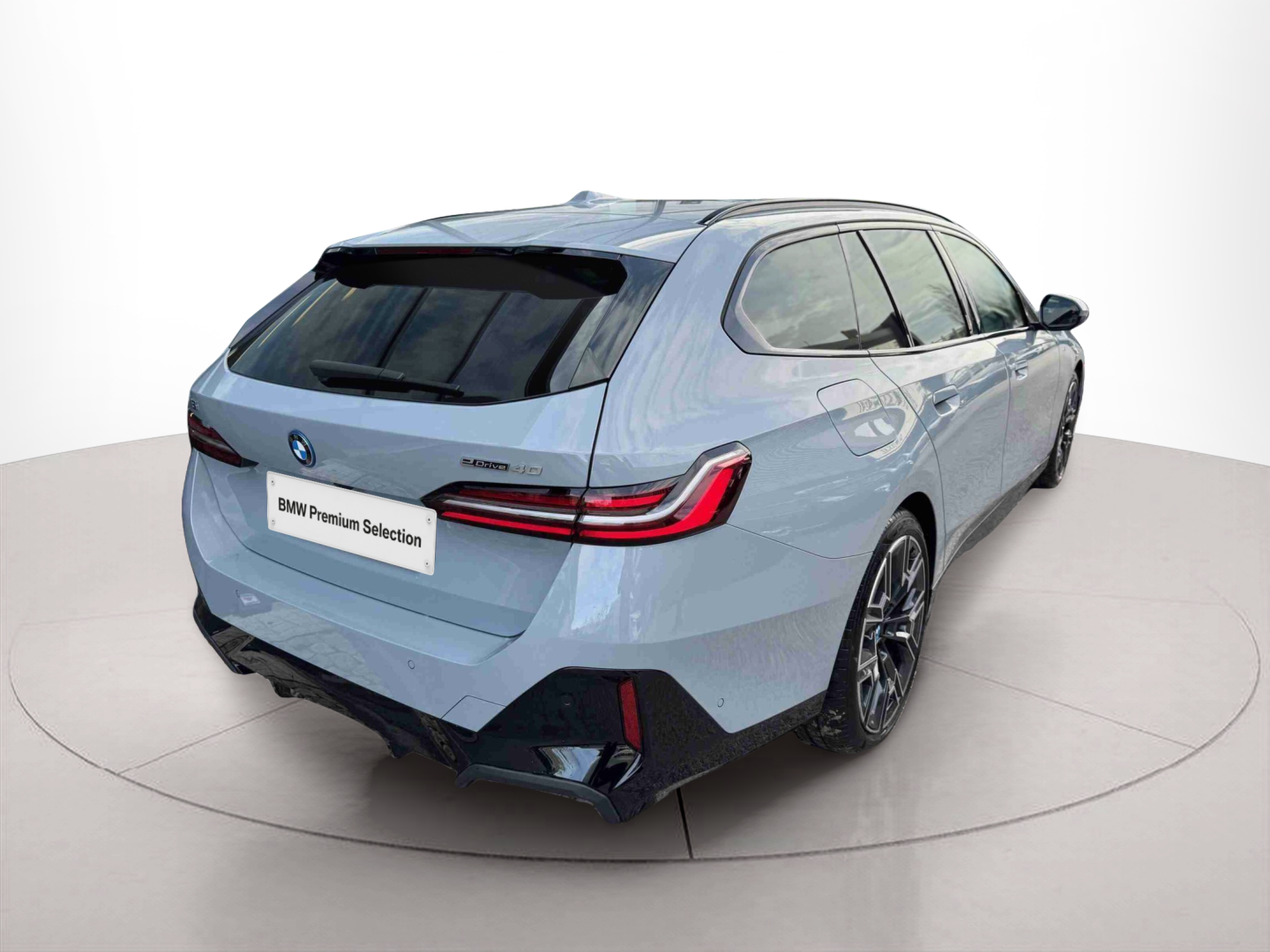 BMW i5 eDrive40 color Gris. Año 2024. 250KW(340CV). Elétrico. En concesionario Santogal Oeiras de Oeiras