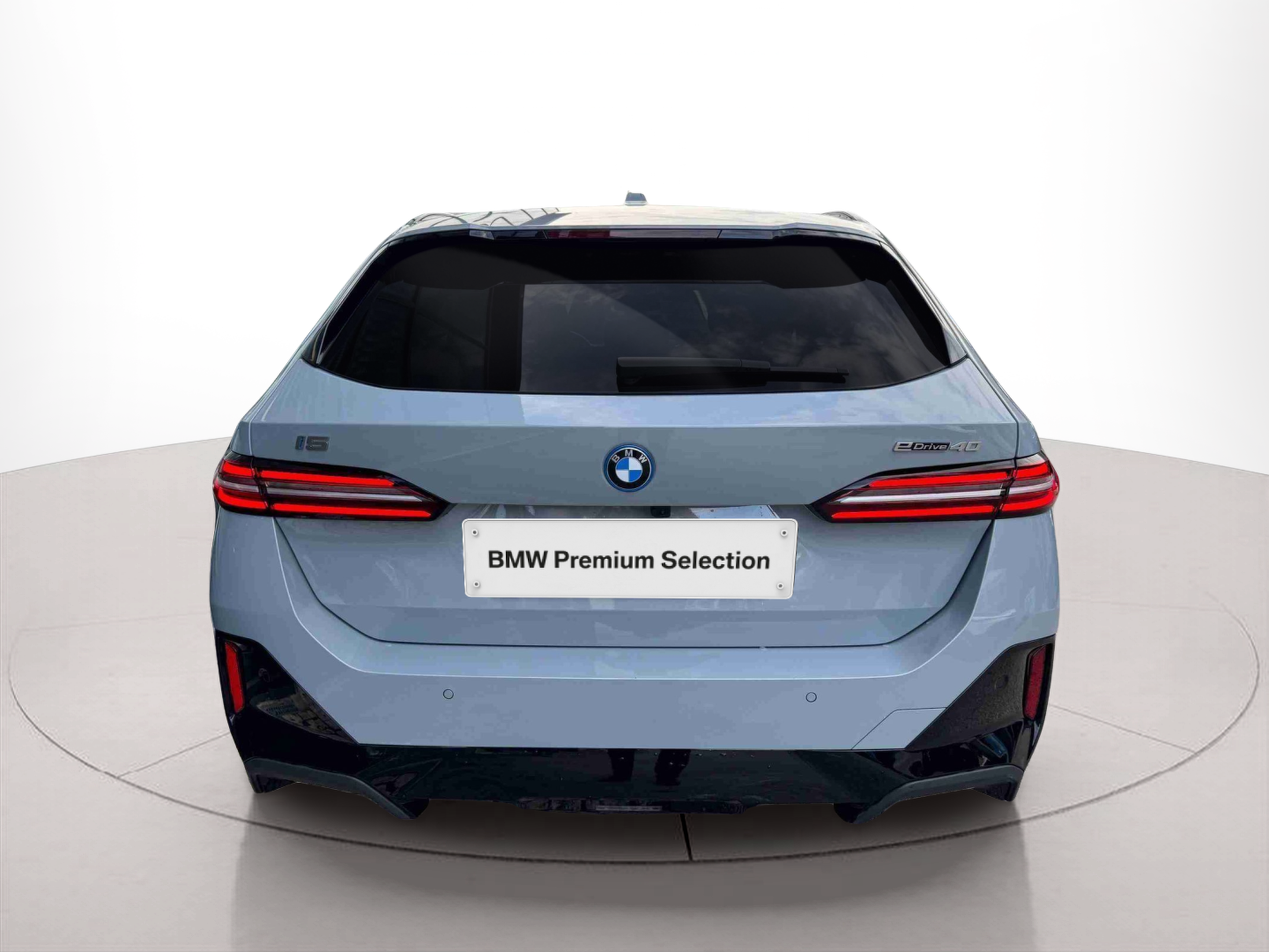 BMW i5 eDrive40 color Gris. Año 2024. 250KW(340CV). Elétrico. En concesionario Santogal Oeiras de Oeiras