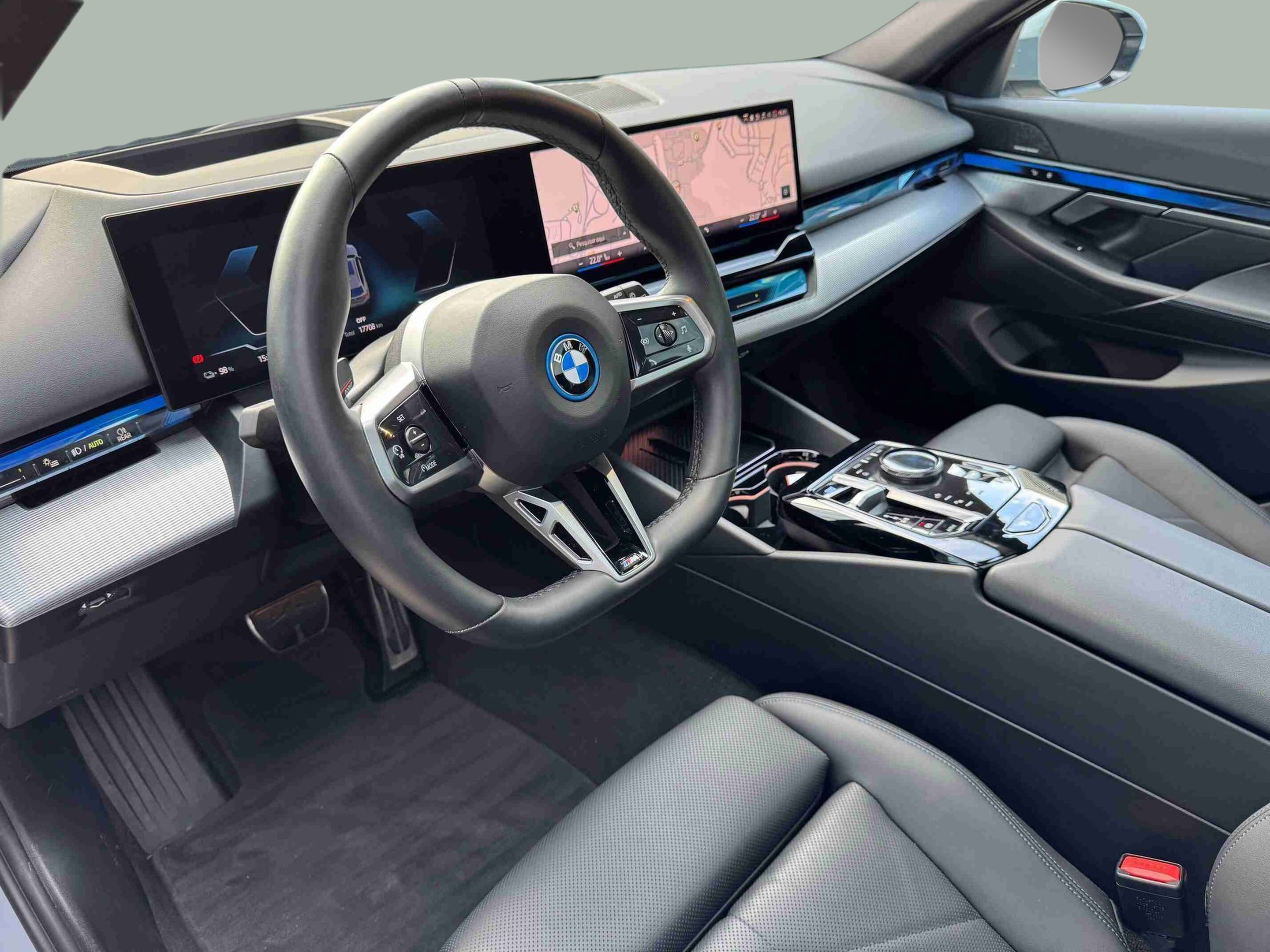 BMW i5 eDrive40 color Gris. Año 2024. 250KW(340CV). Elétrico. En concesionario Santogal Oeiras de Oeiras