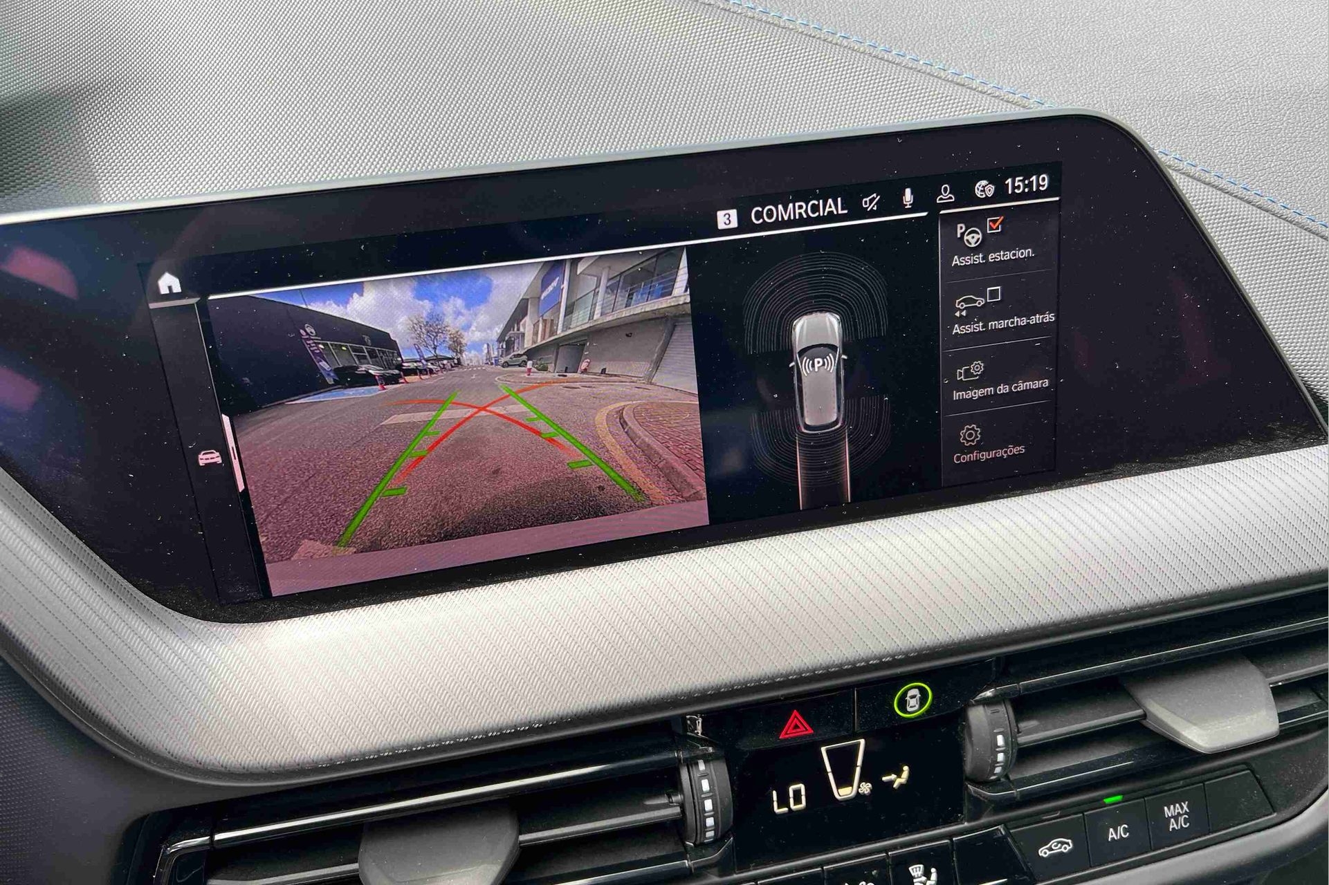 BMW Série 1 116d color Blanco. Año 2024. 85KW(116CV). Diesel. En concesionario Santogal Santo Antão do Tojal de Loures