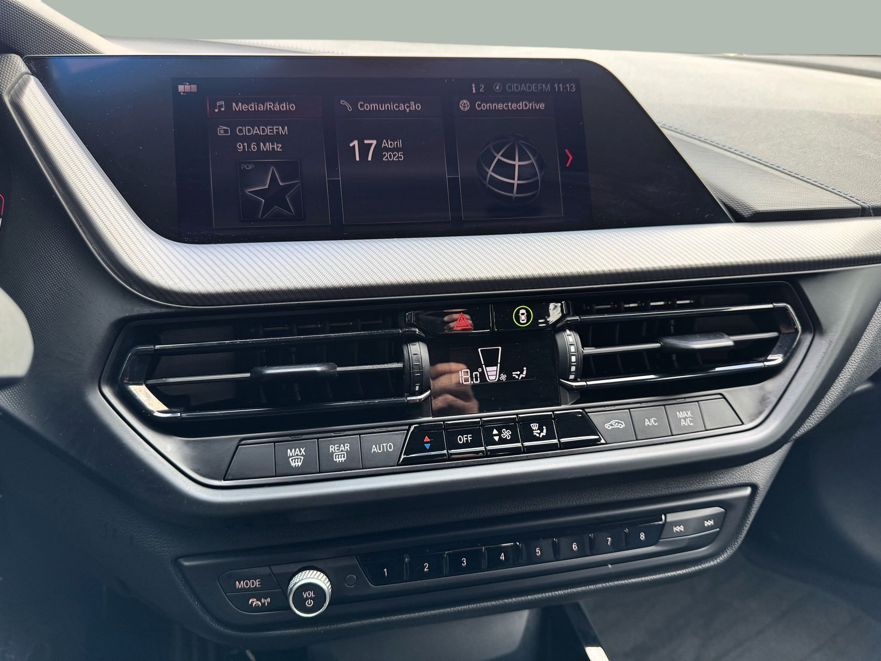 BMW Série 1 116d color Gris. Año 2021. 85KW(116CV). Diesel. En concesionario Santogal Oeiras de Oeiras