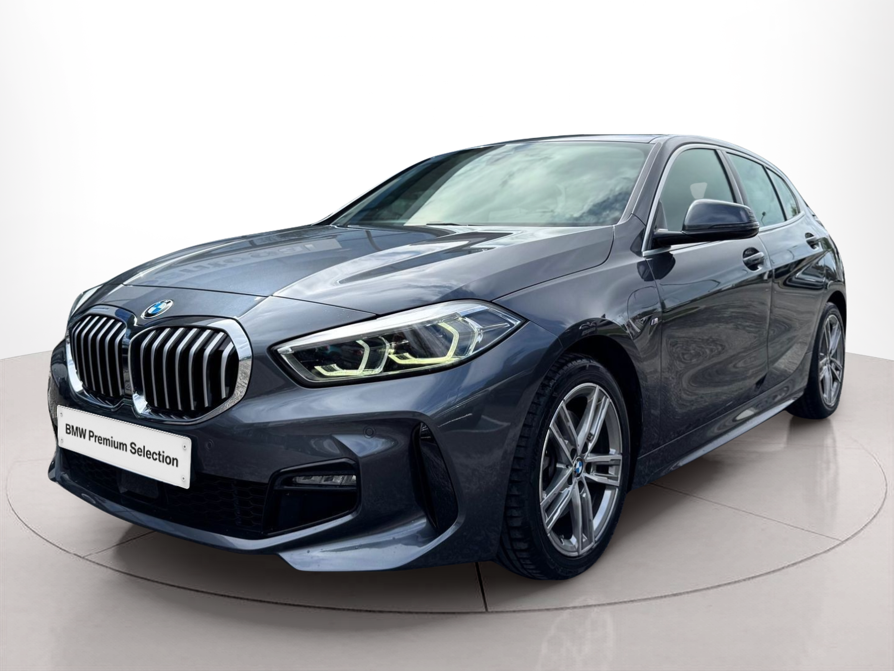 Fotos de BMW Série 1 116d color Gris. Año 2021. 85KW(116CV). Diesel. En concesionario Santogal Oeiras de Oeiras