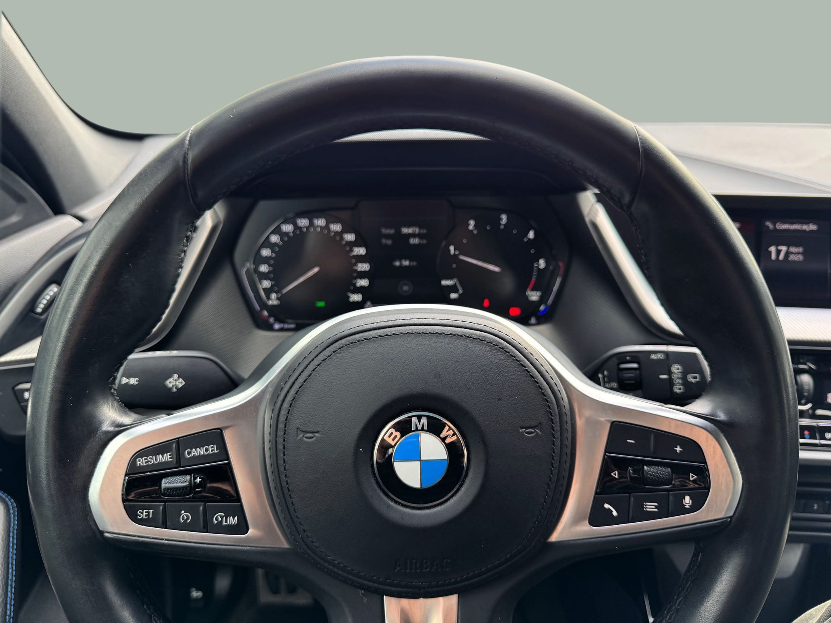 BMW Série 1 116d color Gris. Año 2021. 85KW(116CV). Diesel. En concesionario Santogal Oeiras de Oeiras