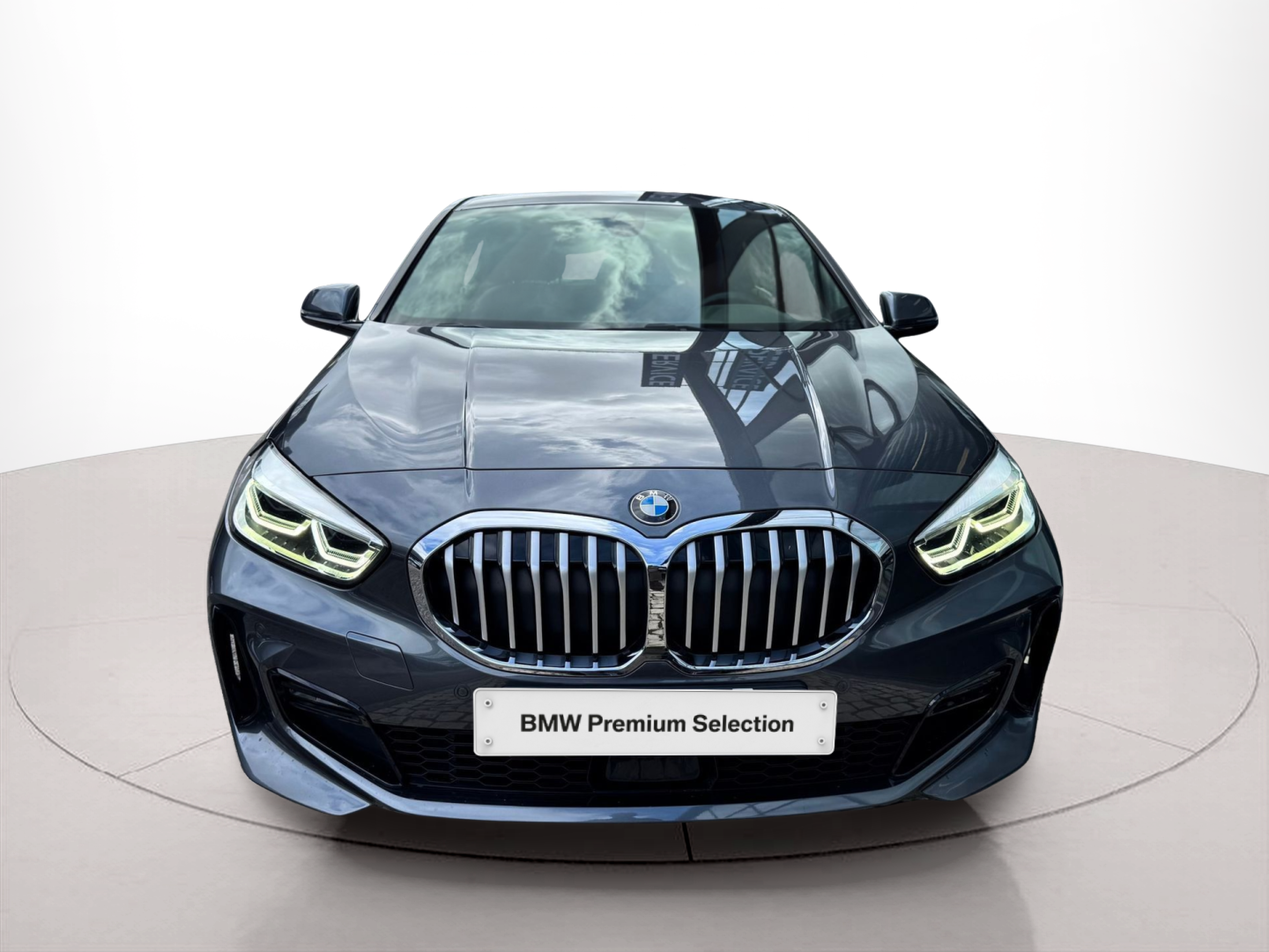 Fotos de BMW Série 1 116d color Gris. Año 2021. 85KW(116CV). Diesel. En concesionario Santogal Oeiras de Oeiras