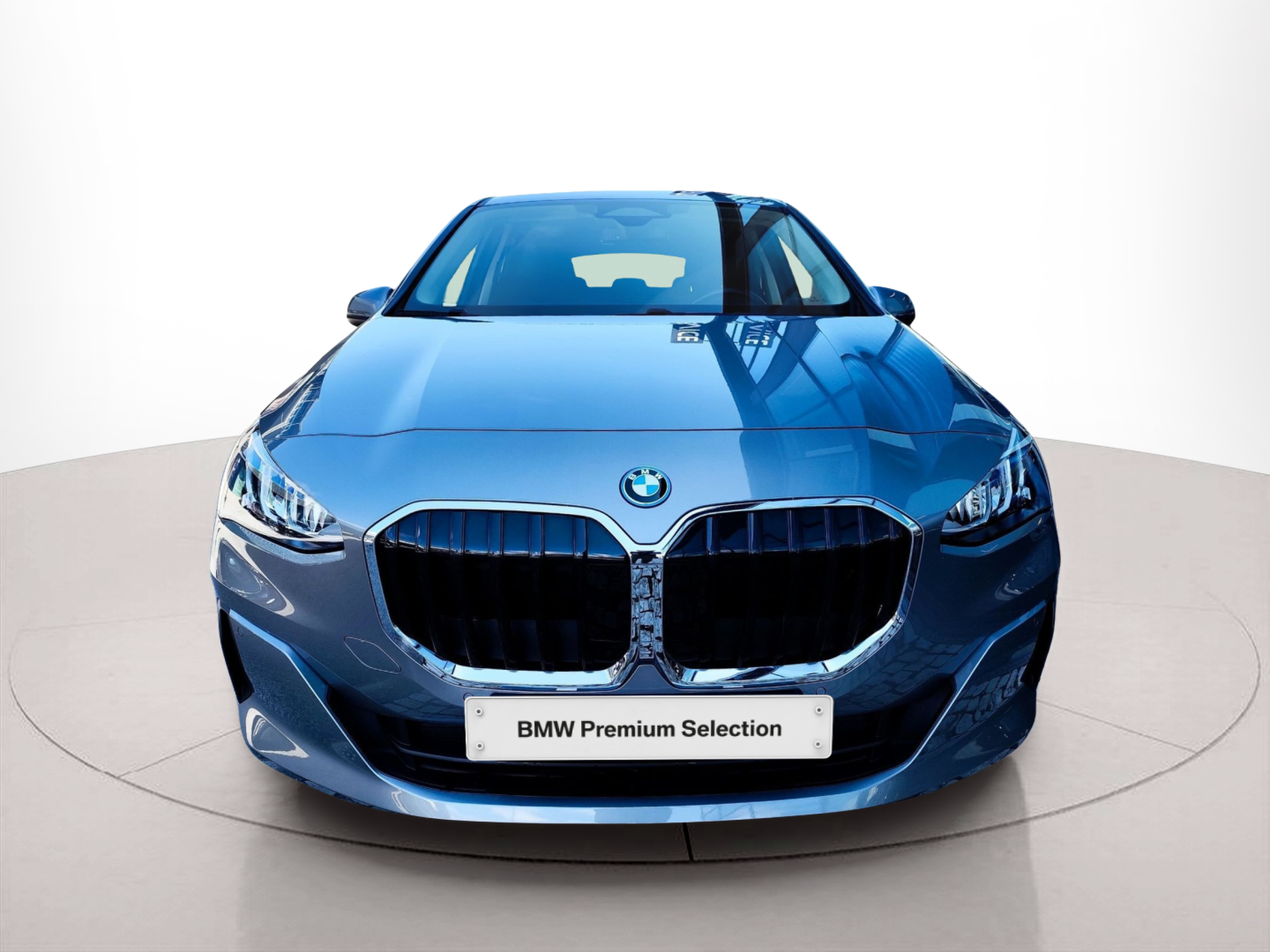 Fotos de BMW Série 2 225xe Active Tourer color Gris. Año 2023. 180KW(245CV). Elétrico / Gasolina Híbrido. En concesionario Santogal Oeiras de Oeiras