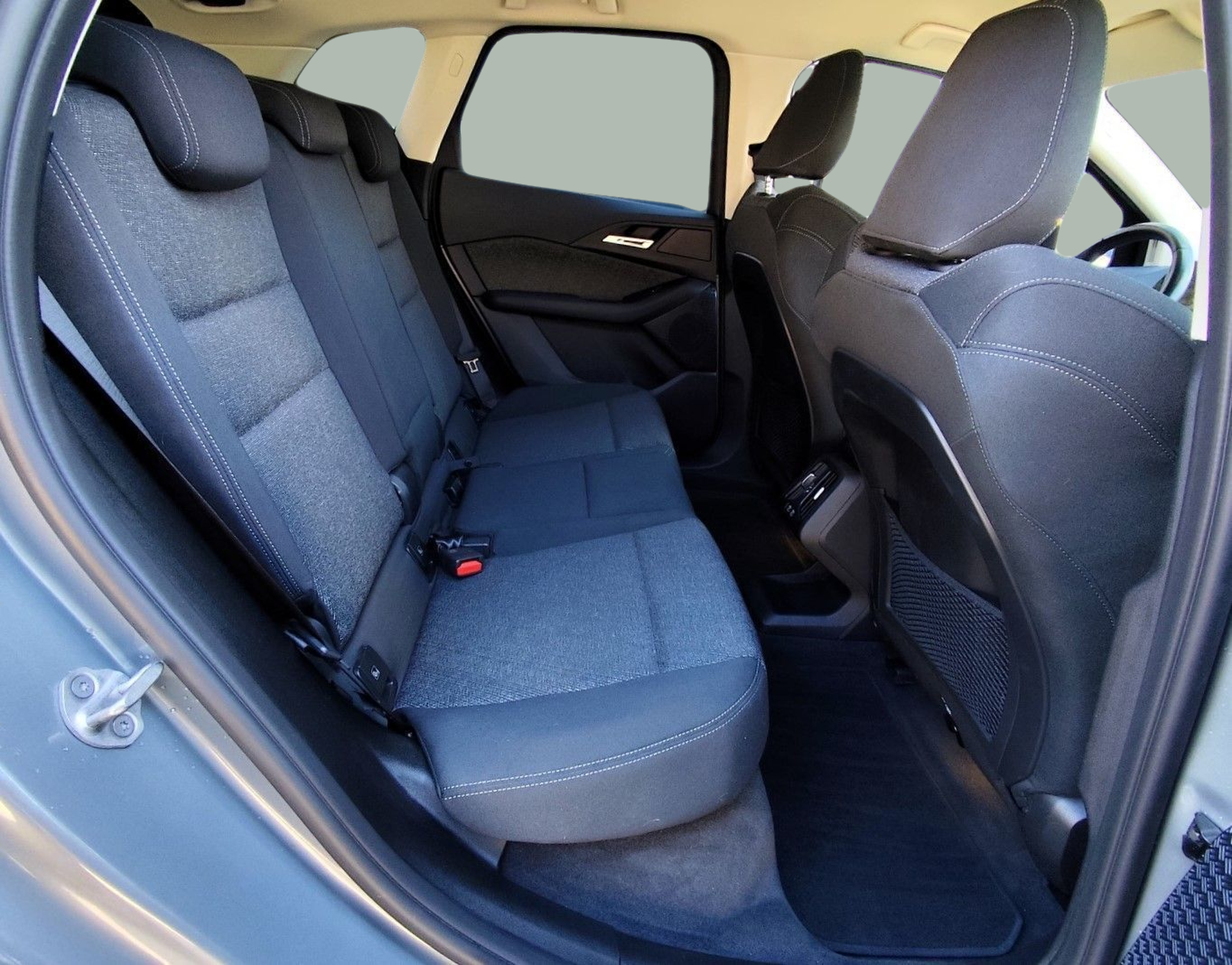 BMW Série 2 225xe Active Tourer color Gris. Año 2023. 180KW(245CV). Elétrico / Gasolina Híbrido. En concesionario Santogal Oeiras de Oeiras