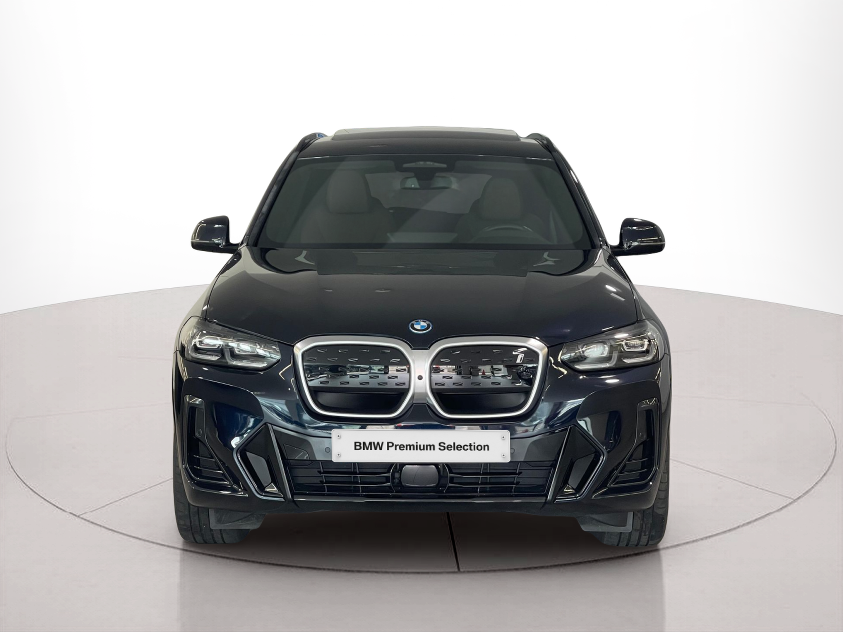 Fotos de BMW iX3 iX3 80 kWh color Negro. Año 2024. 210KW(286CV). Elétrico. En concesionario Santogal Carnaxide de Oeiras