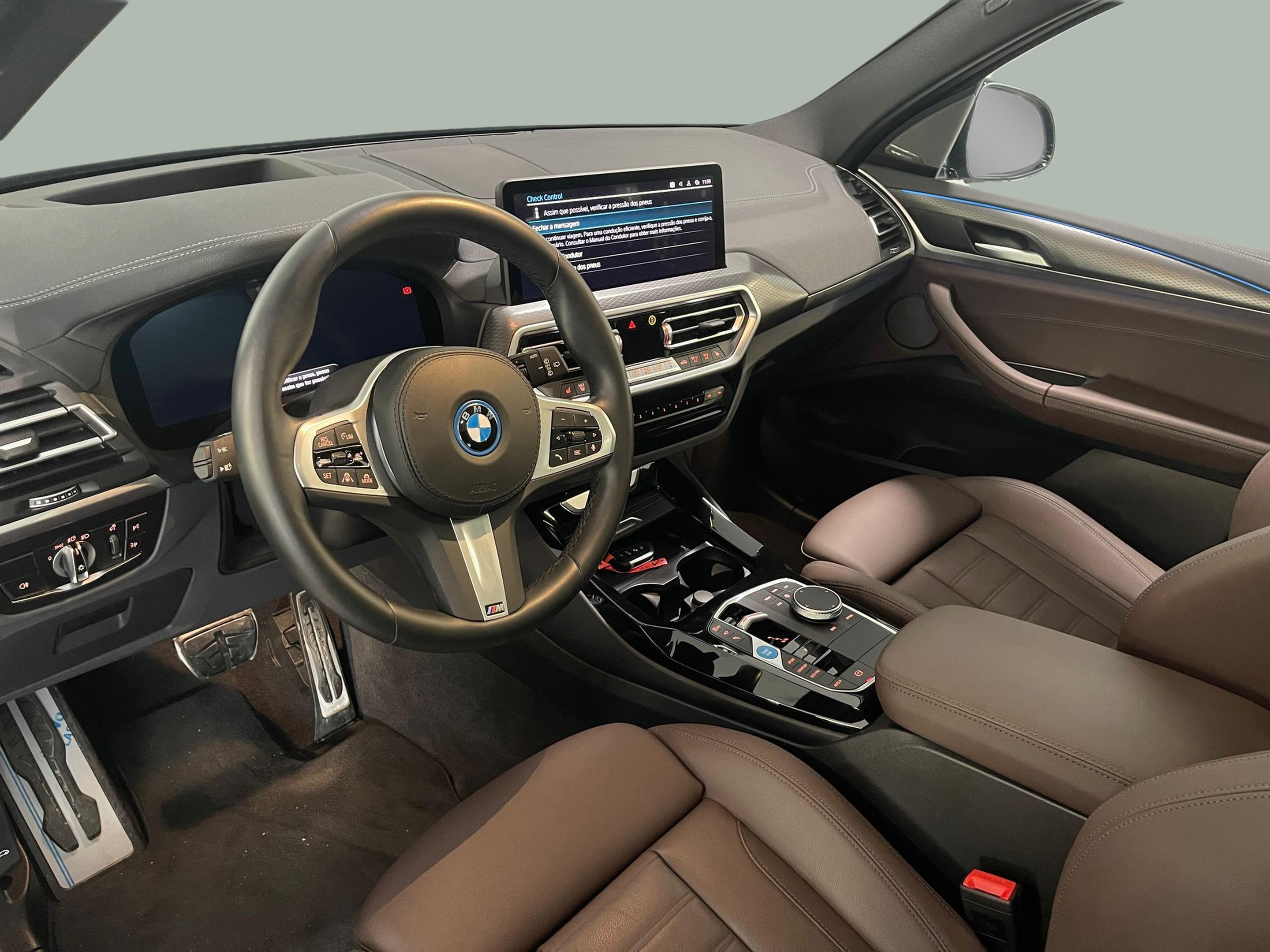 BMW iX3 iX3 80 kWh color Negro. Año 2024. 210KW(286CV). Elétrico. En concesionario Santogal Carnaxide de Oeiras