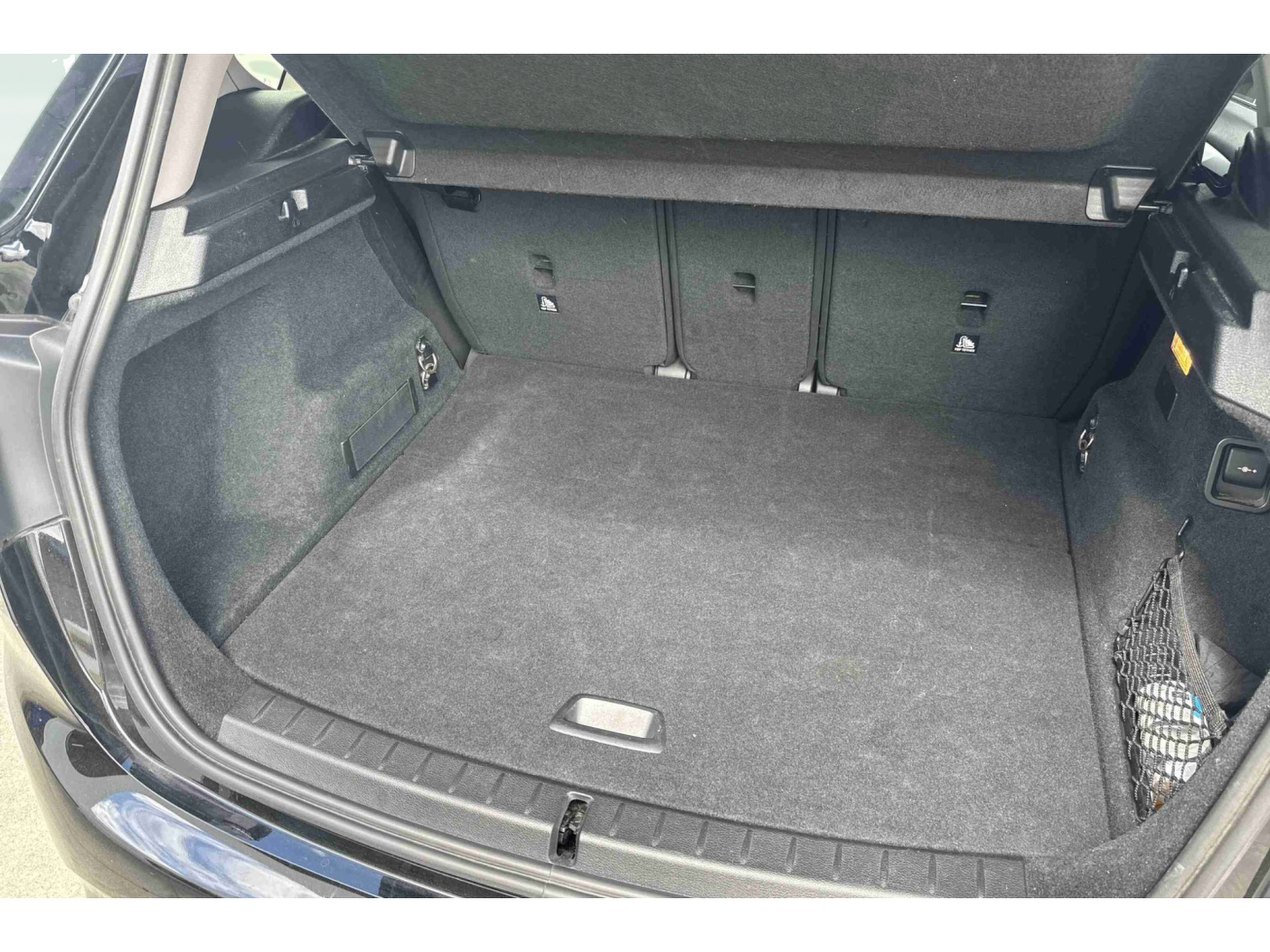 BMW Série 2 225xe Active Tourer color Negro. Año 2020. 165KW(224CV). Elétrico / Gasolina Híbrido. En concesionario Santogal Praça de Espanha - Lisboa de Lisboa