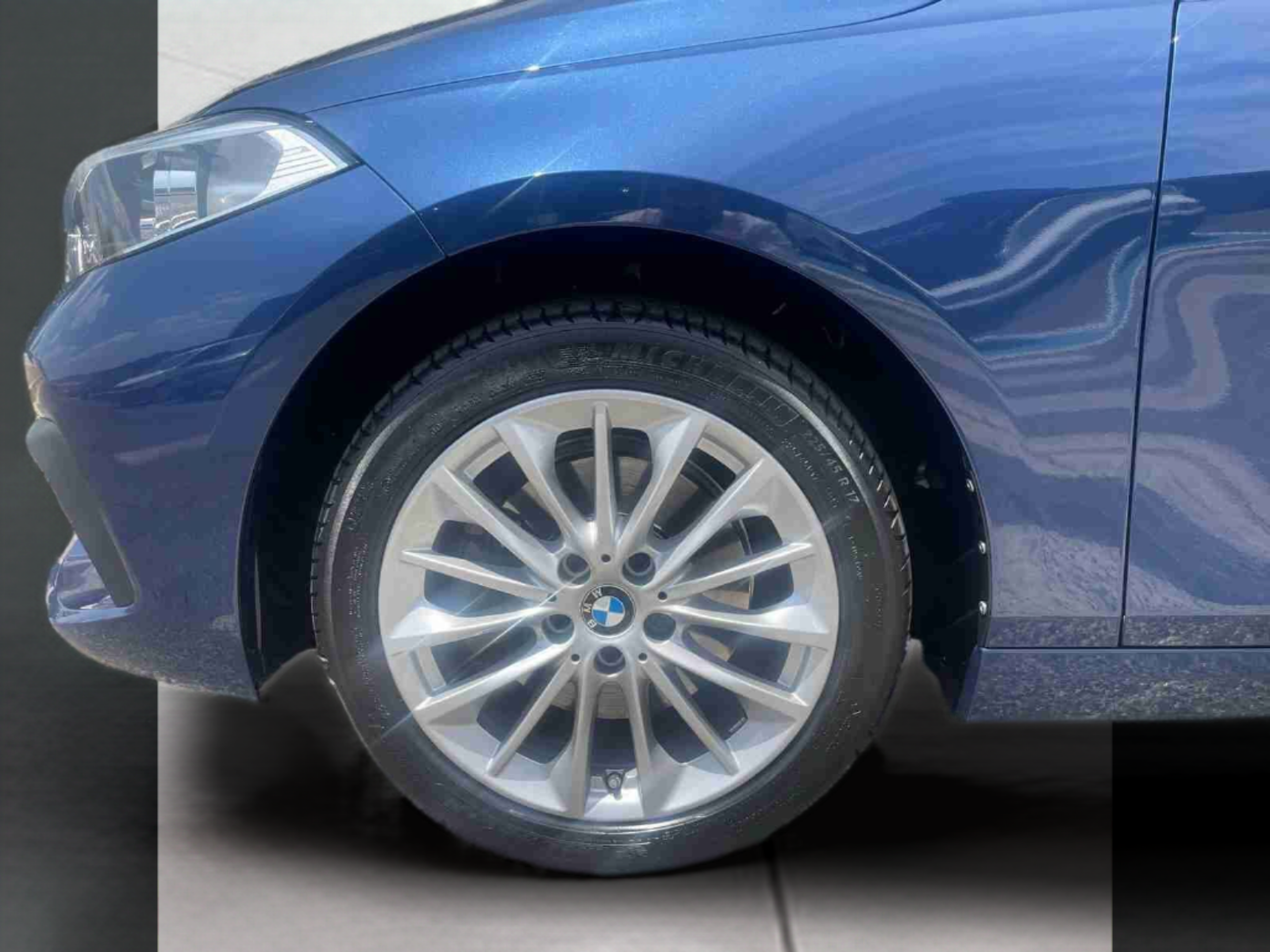 BMW Série 1 116d color Azul. Año 2021. 85KW(116CV). Diesel. En concesionario Santogal Santo Antão do Tojal de Loures