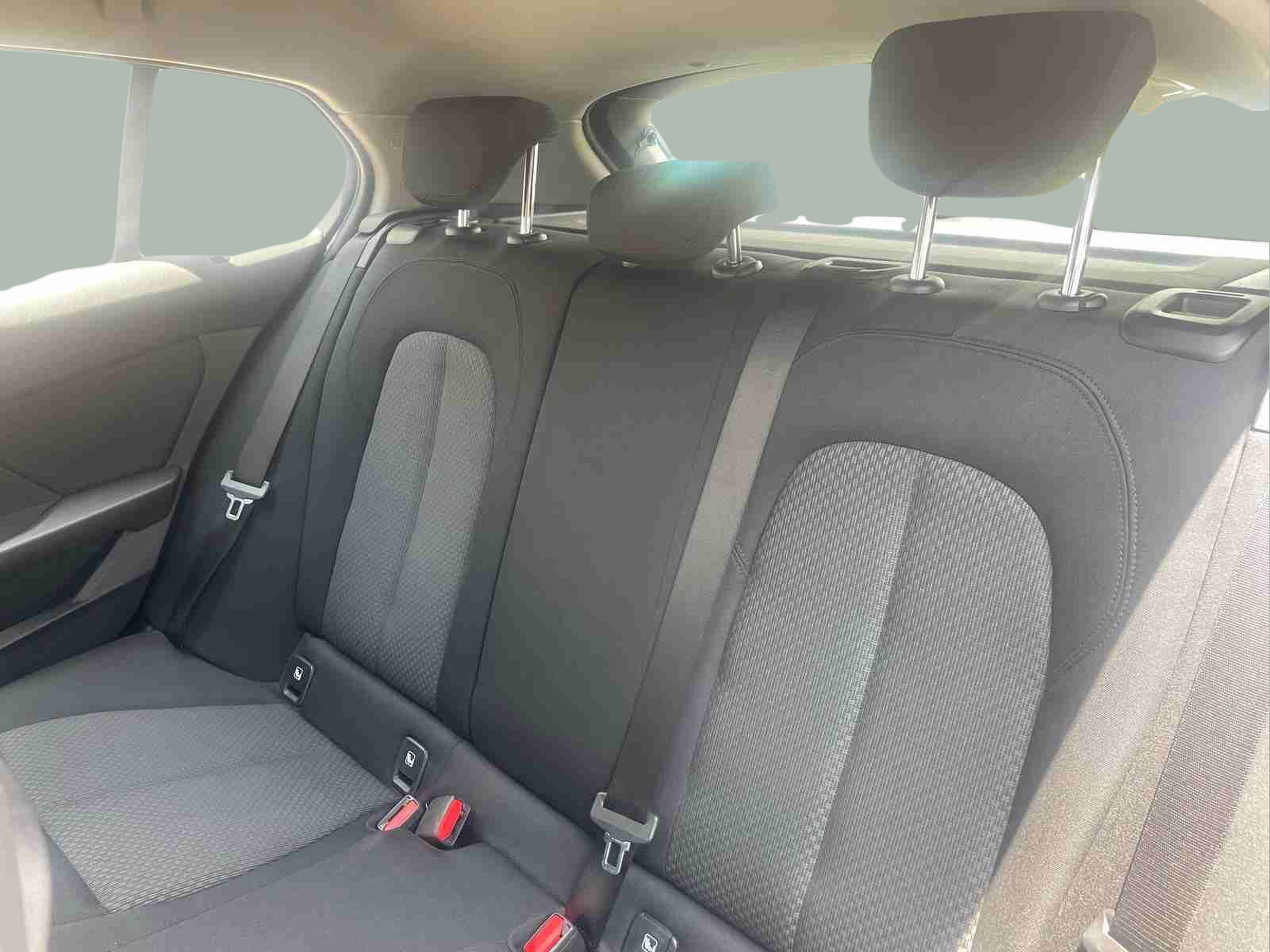 BMW Série 1 116d color Azul. Año 2021. 85KW(116CV). Diesel. En concesionario Santogal Santo Antão do Tojal de Loures