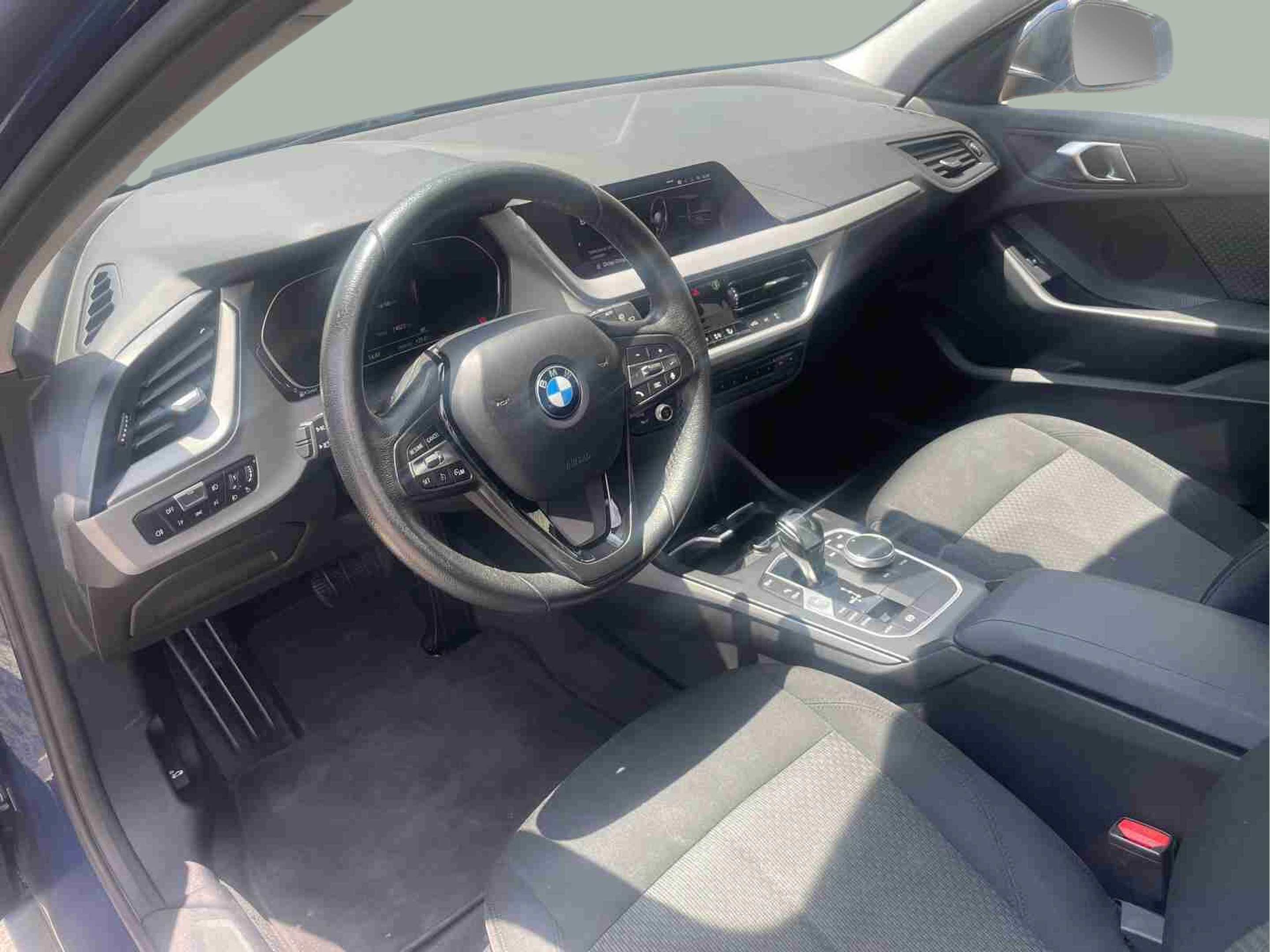 BMW Série 1 116d color Azul. Año 2021. 85KW(116CV). Diesel. En concesionario Santogal Santo Antão do Tojal de Loures