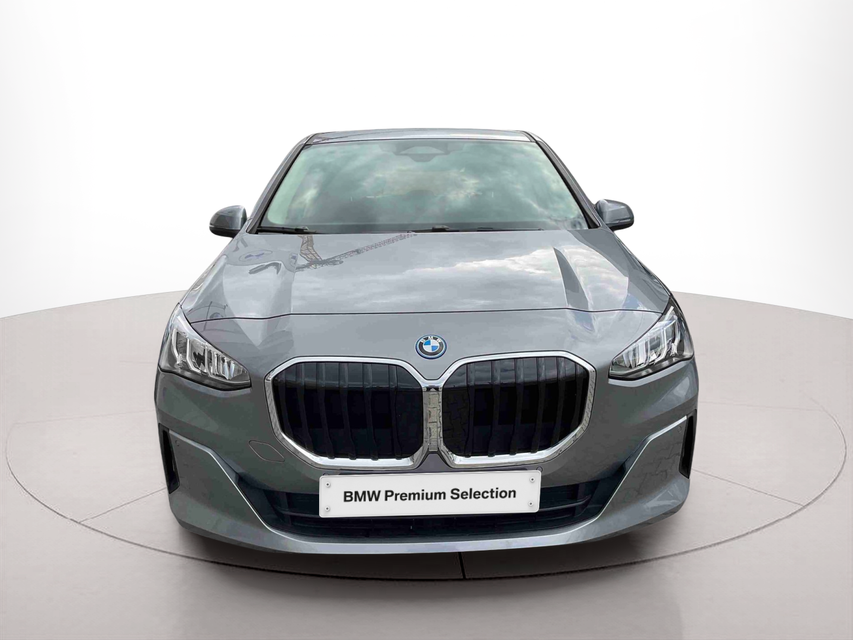 Fotos de BMW Série 2 225xe Active Tourer color Gris. Año 2023. 180KW(245CV). Elétrico / Gasolina Híbrido. En concesionario Santogal Setúbal de Setúbal