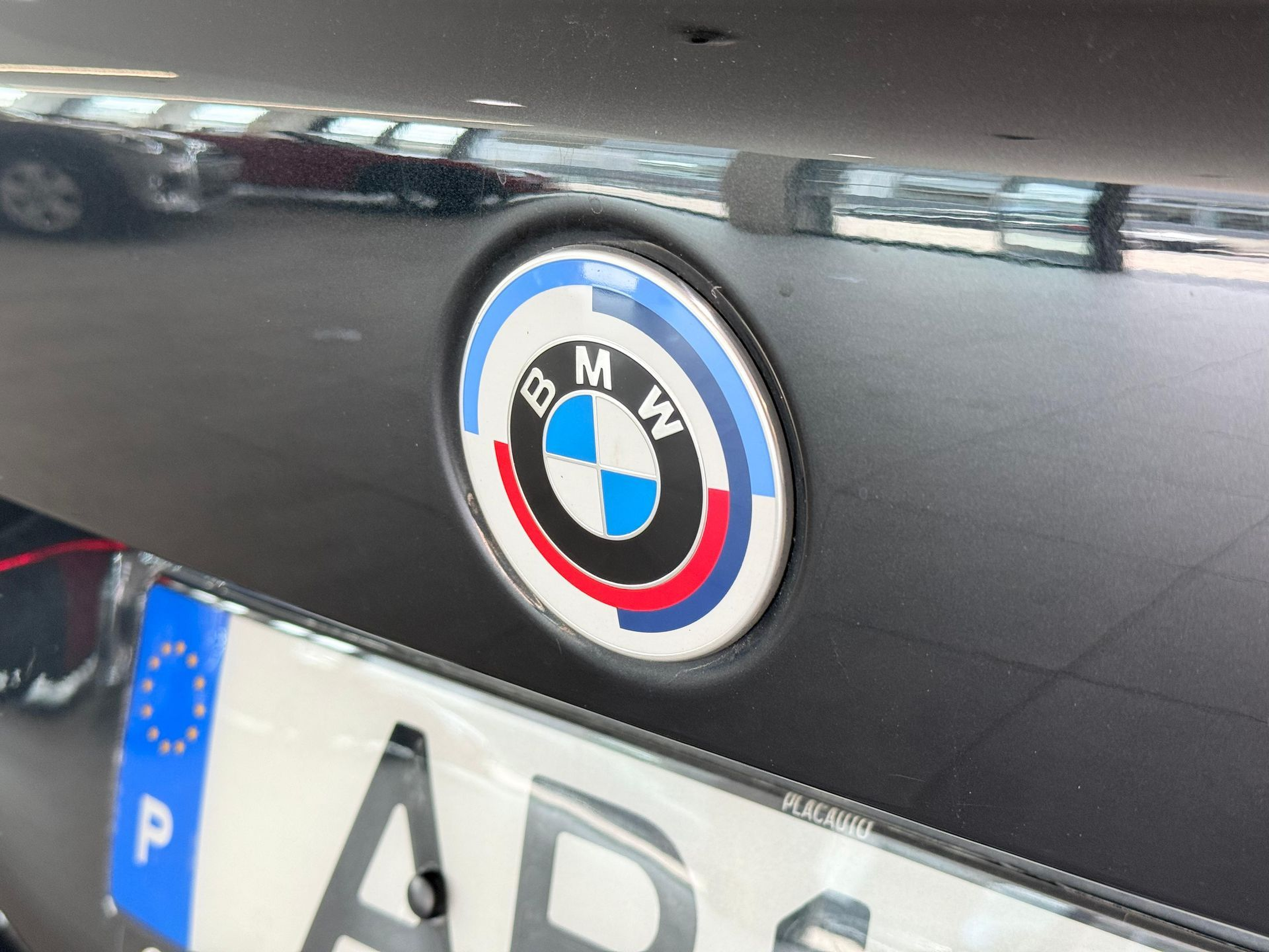 BMW Série 1 116d color Negro. Año 2022. 85KW(116CV). Diesel. En concesionario Santogal Carnaxide de Oeiras