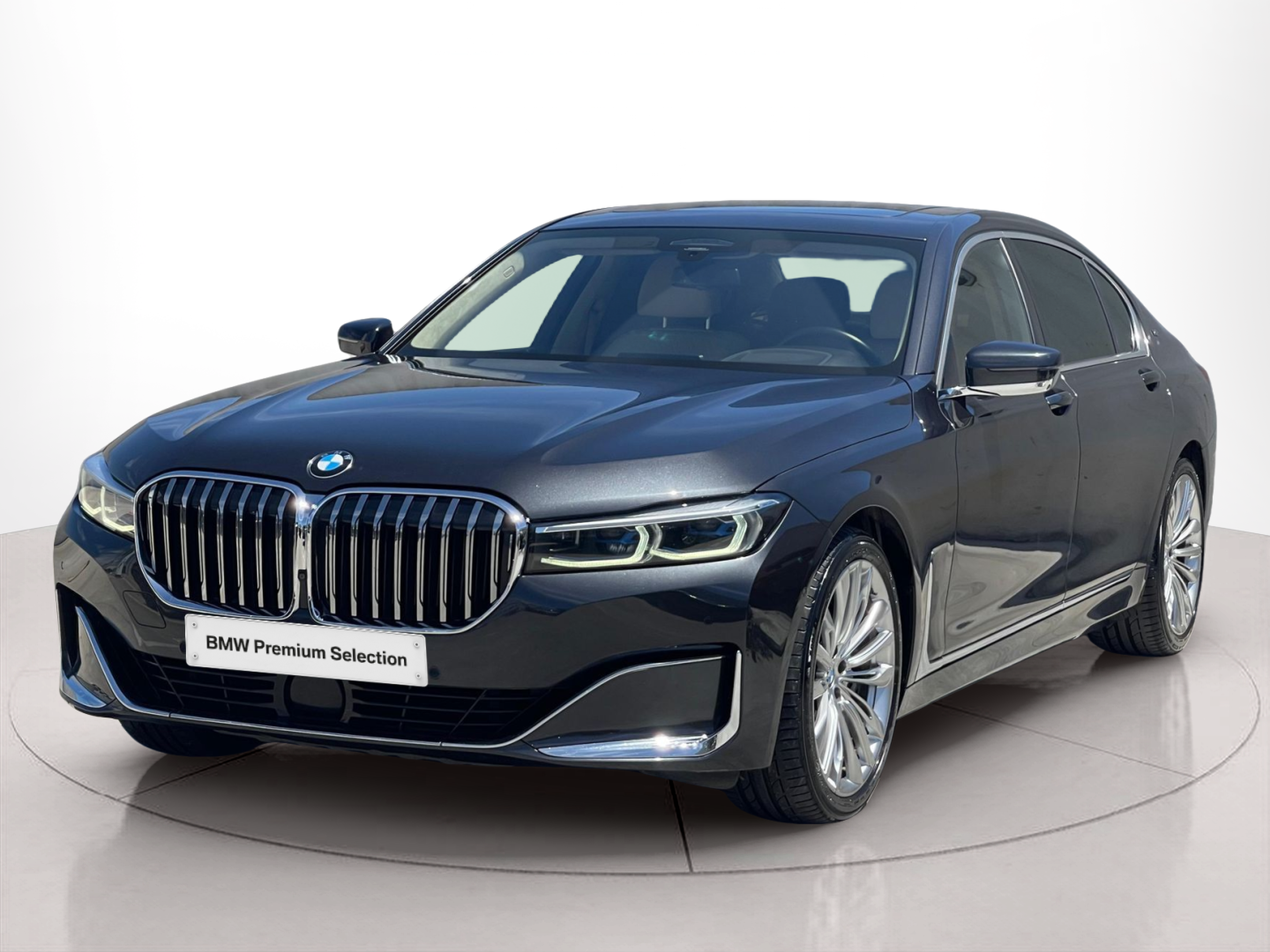 Fotos de BMW Série 7 M760Li color Gris. Año 2019. 430KW(585CV). Gasolina. En concesionario Santogal Carnaxide de Oeiras