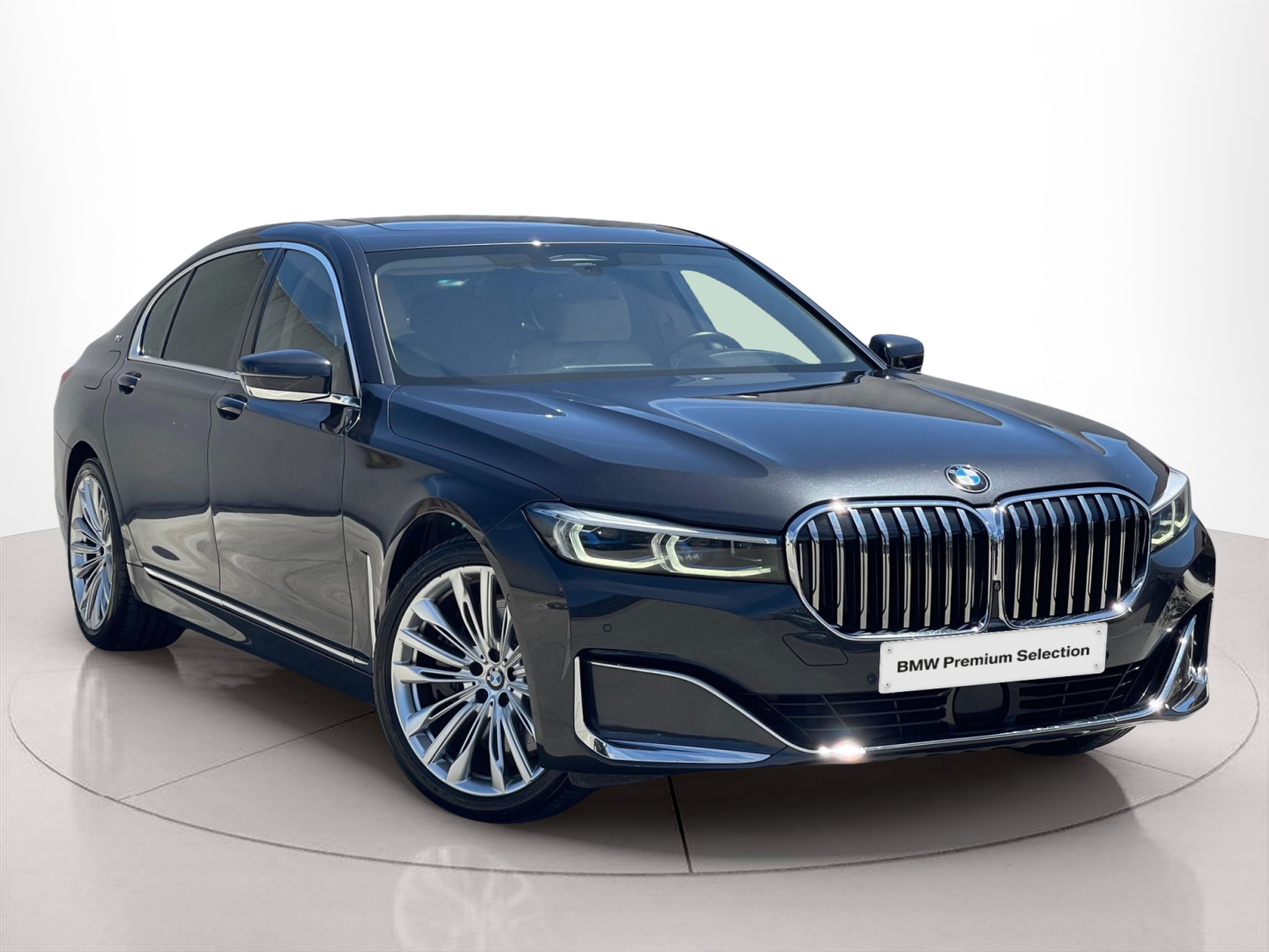 BMW Série 7 M760Li color Gris. Año 2019. 430KW(585CV). Gasolina. En concesionario Santogal Carnaxide de Oeiras