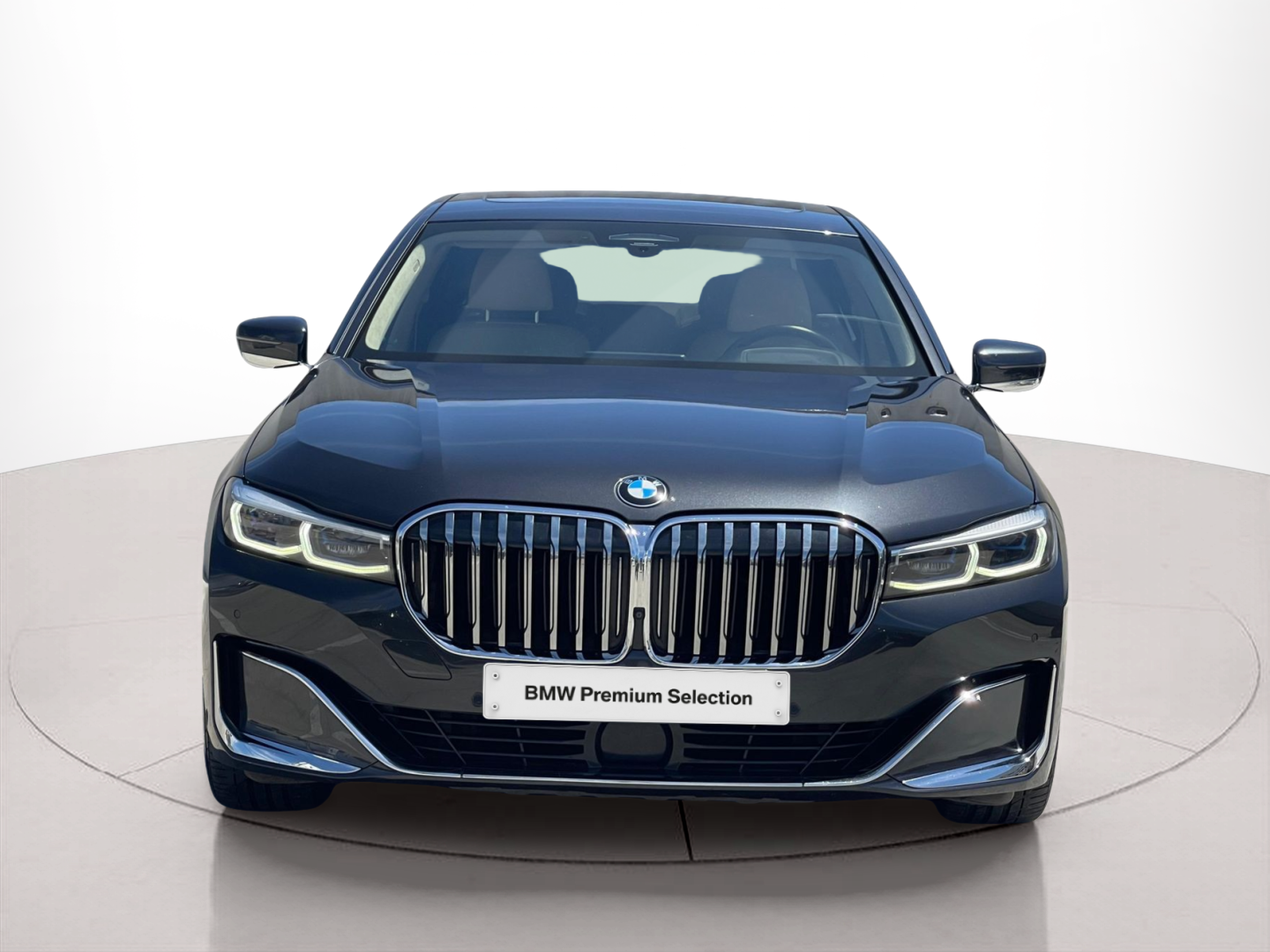 Fotos de BMW Série 7 M760Li color Gris. Año 2019. 430KW(585CV). Gasolina. En concesionario Santogal Carnaxide de Oeiras