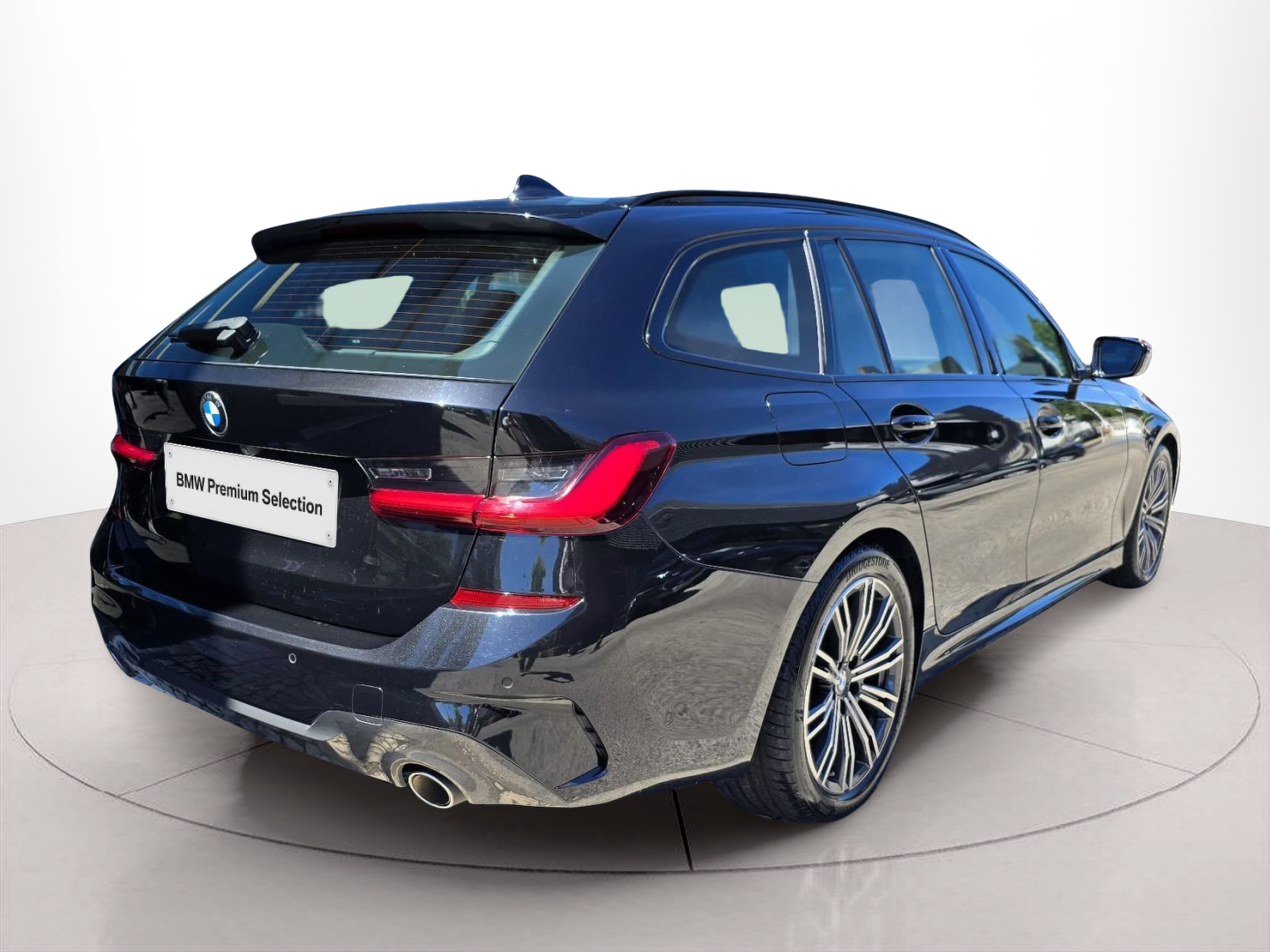 BMW Série 3 318d Touring color Negro. Año 2021. 110KW(150CV). Diesel. En concesionario Santogal Oeiras de Oeiras