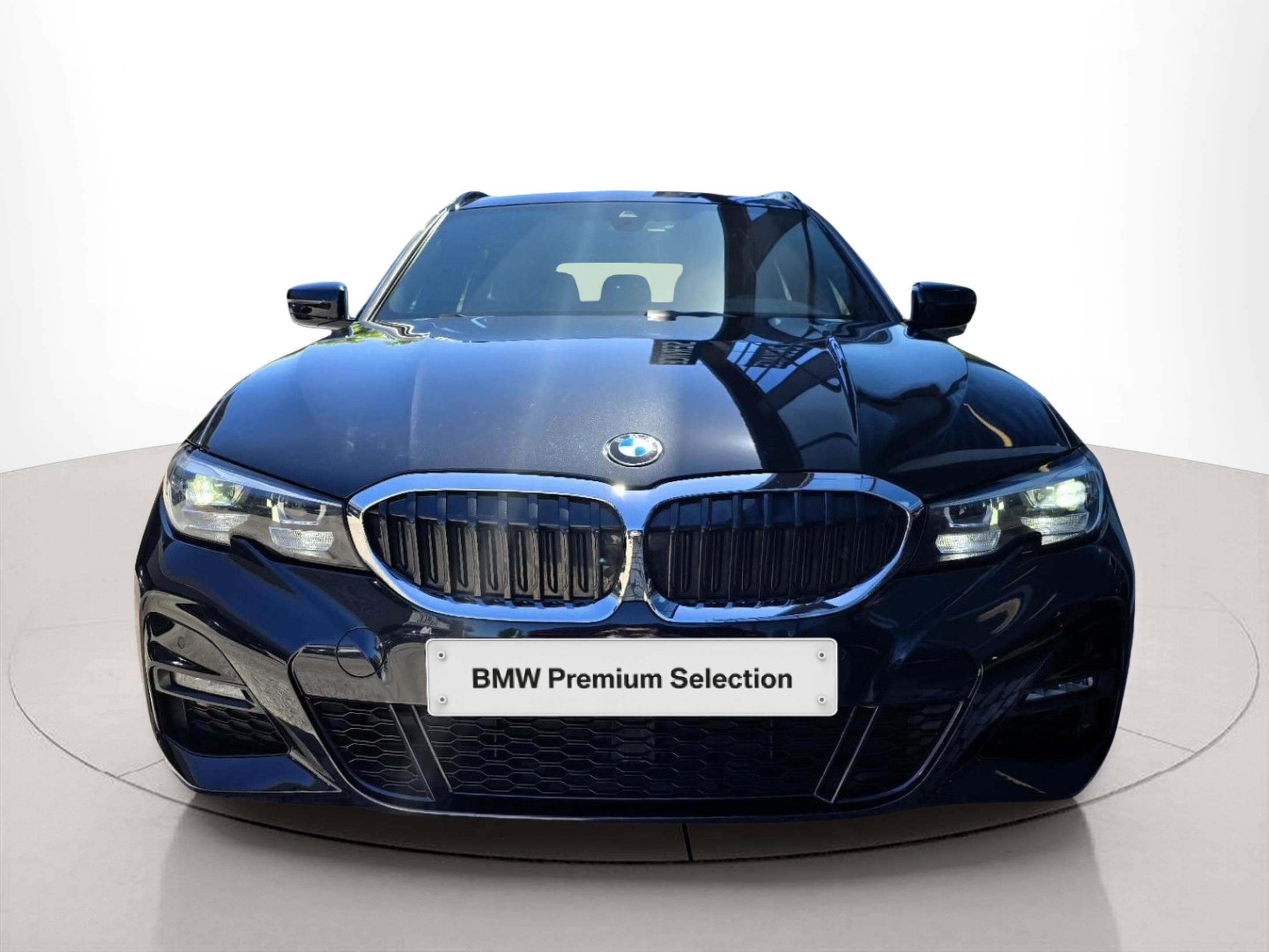 Fotos de BMW Série 3 318d Touring color Negro. Año 2021. 110KW(150CV). Diesel. En concesionario Santogal Oeiras de Oeiras
