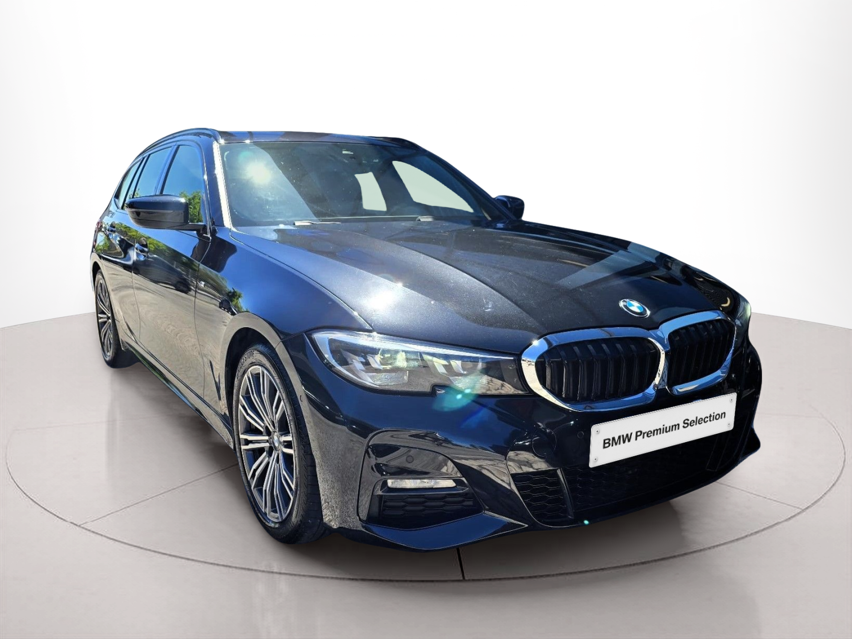 BMW Série 3 318d Touring color Negro. Año 2021. 110KW(150CV). Diesel. En concesionario Santogal Oeiras de Oeiras