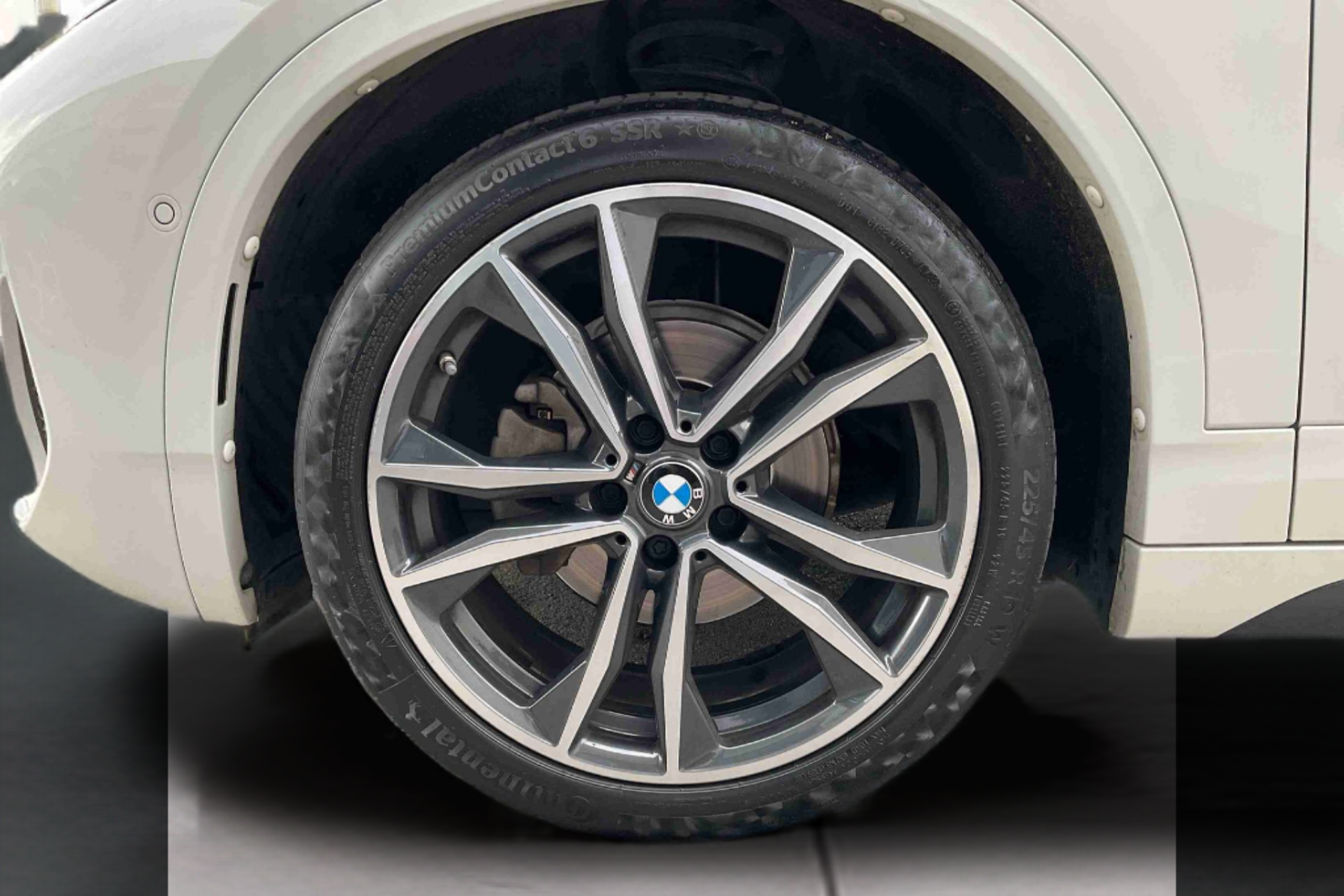 BMW X2 sDrive16d color Blanco. Año 2019. 85KW(116CV). Diesel. En concesionario Santogal Setúbal de Setúbal