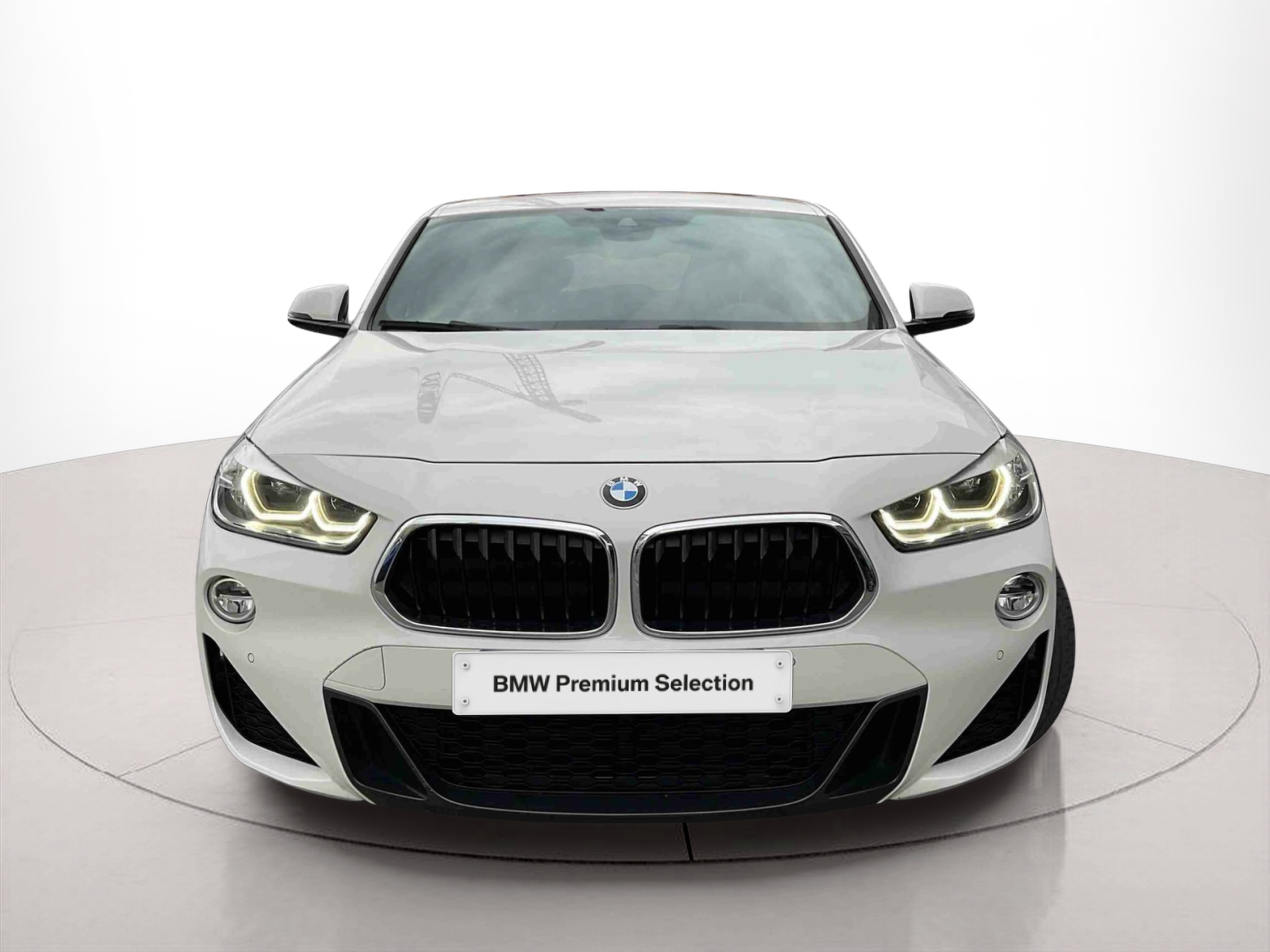 Fotos de BMW X2 sDrive16d color Blanco. Año 2019. 85KW(116CV). Diesel. En concesionario Santogal Setúbal de Setúbal