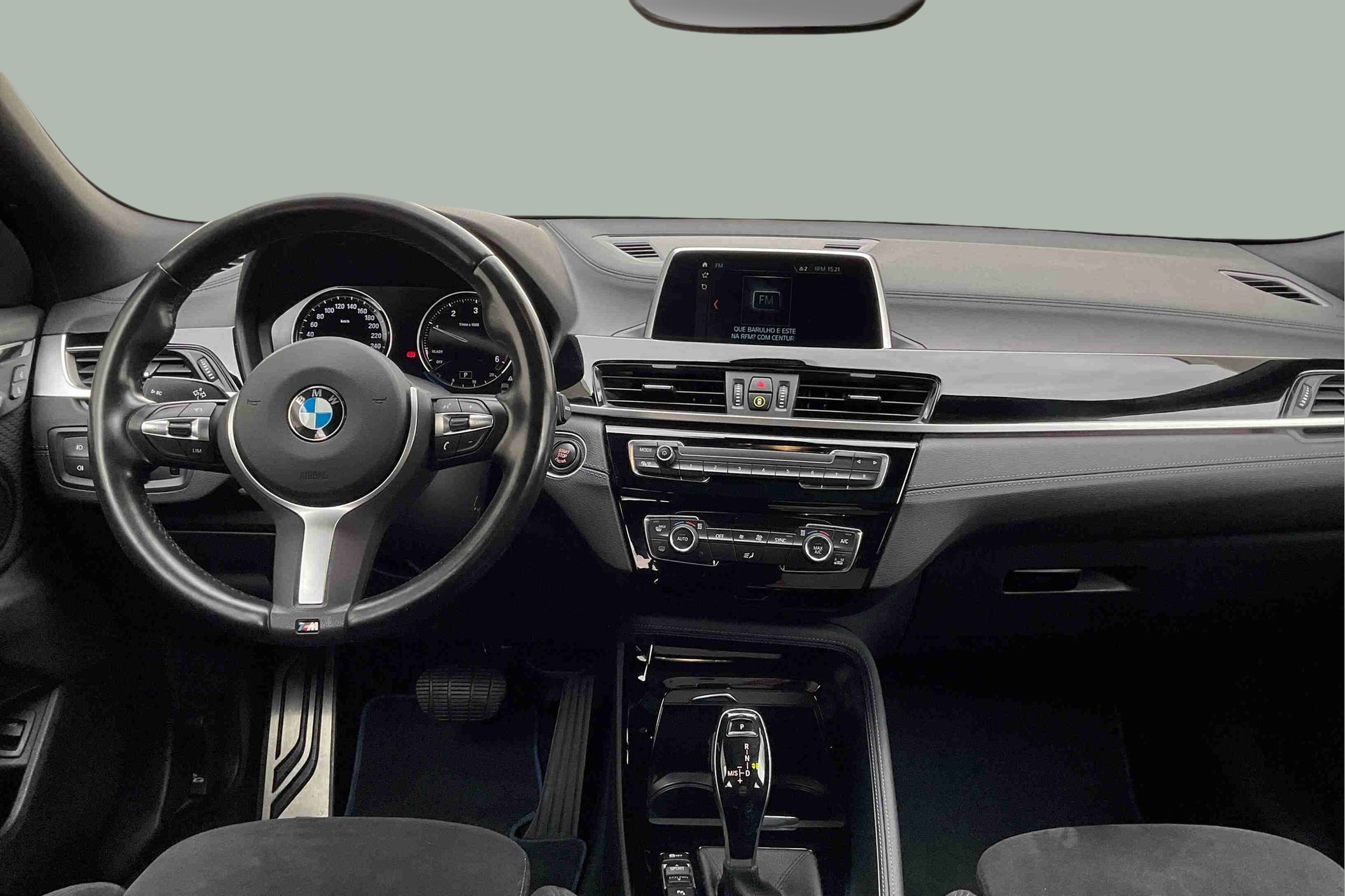 BMW X2 sDrive16d color Blanco. Año 2019. 85KW(116CV). Diesel. En concesionario Santogal Setúbal de Setúbal