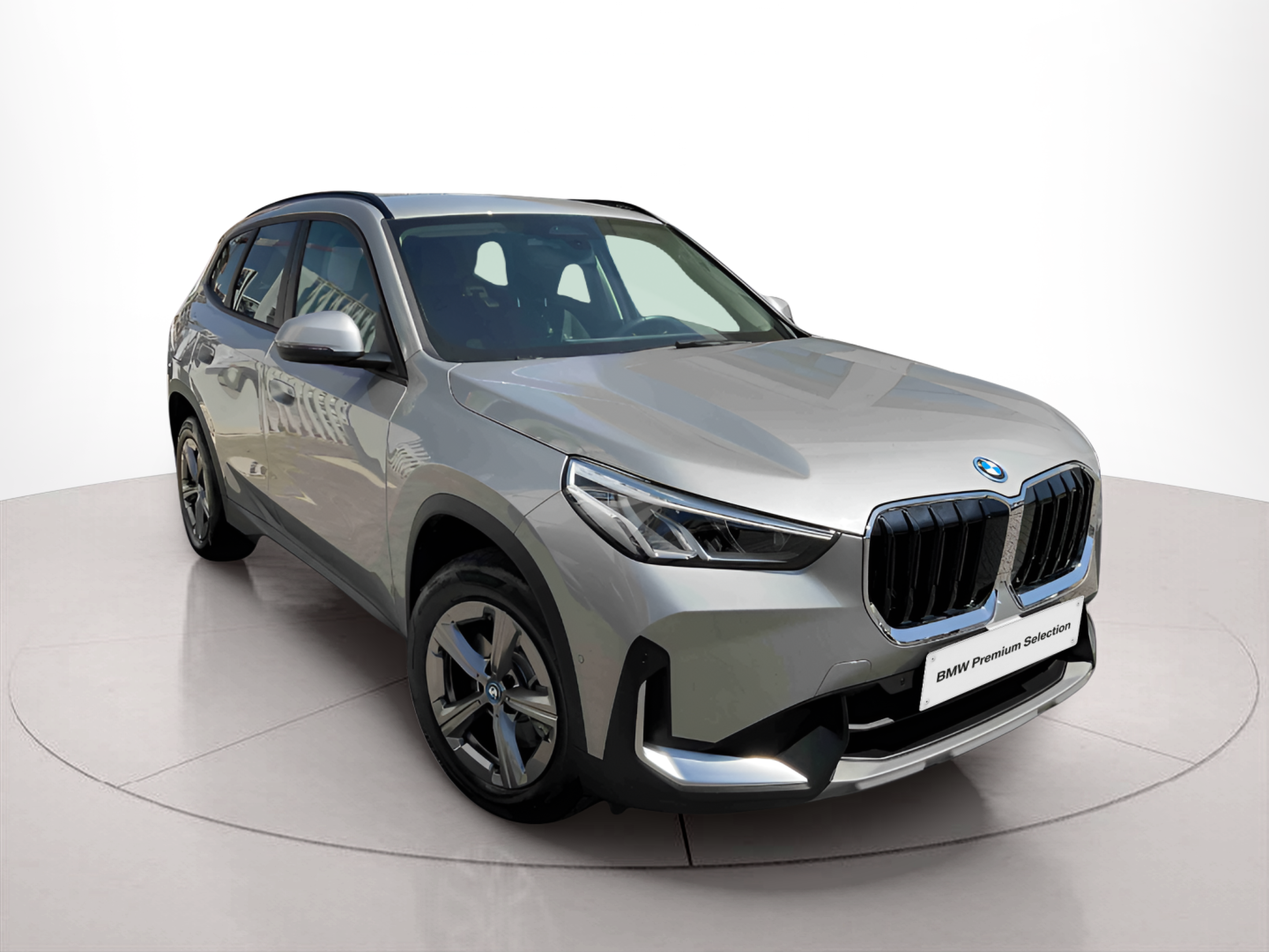 Fotos de BMW X1 xDrive25e color Gris Plata. Año 2024. 180KW(245CV). Elétrico / Gasolina Híbrido. En concesionario Santogal Setúbal de Setúbal